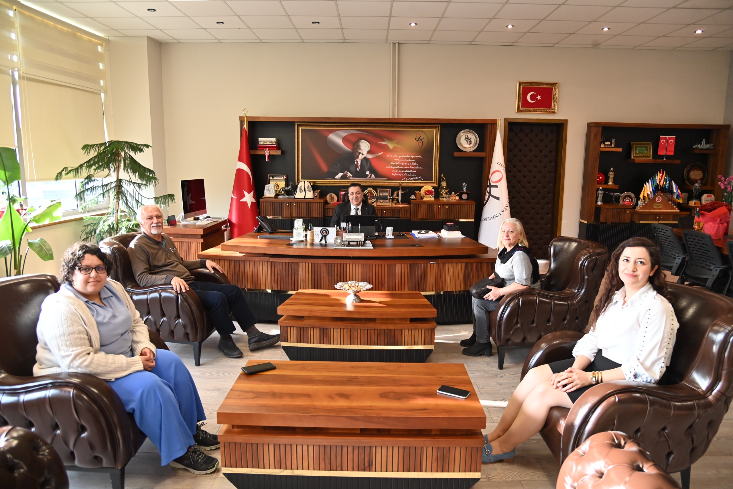 MSKÜ Tazelenme Üniversitesi Koordinatörü Prof. Dr. Muammer Tuna, Rektörümüzü Ziyaret Etti