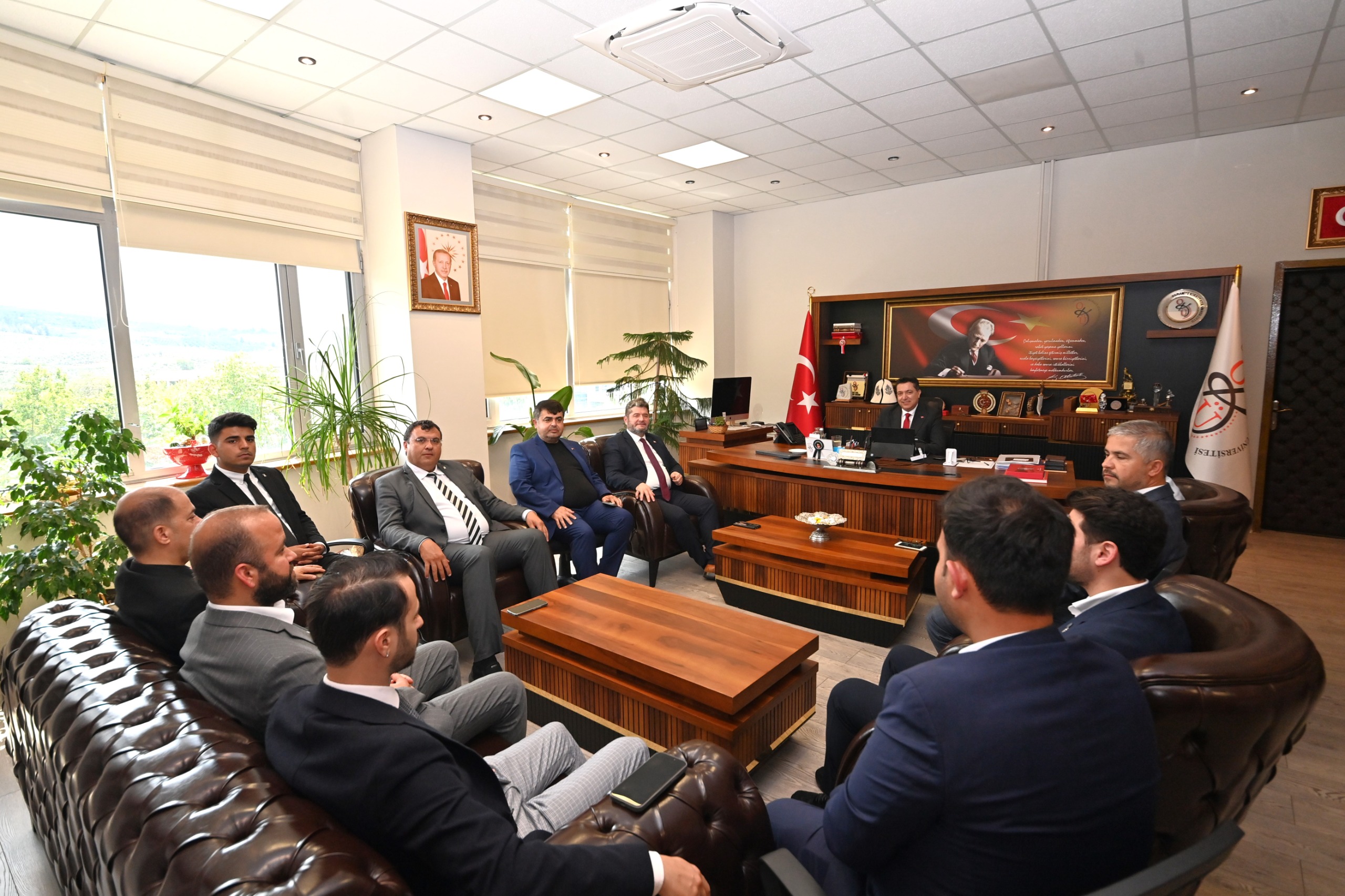 Osmaniye AK Parti Merkez İlçe Başkanı Alparslan Karaca ve Yönetim Kurulu Üyelerinden Rektörümüze Hayırlı Olsun Ziyareti