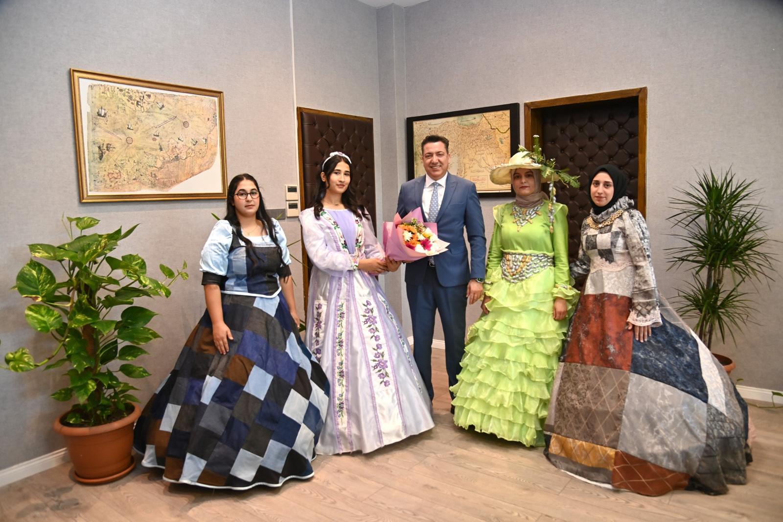 Tekstil Teknolojisi Öğrencilerinden Rektörümüze Ziyaret