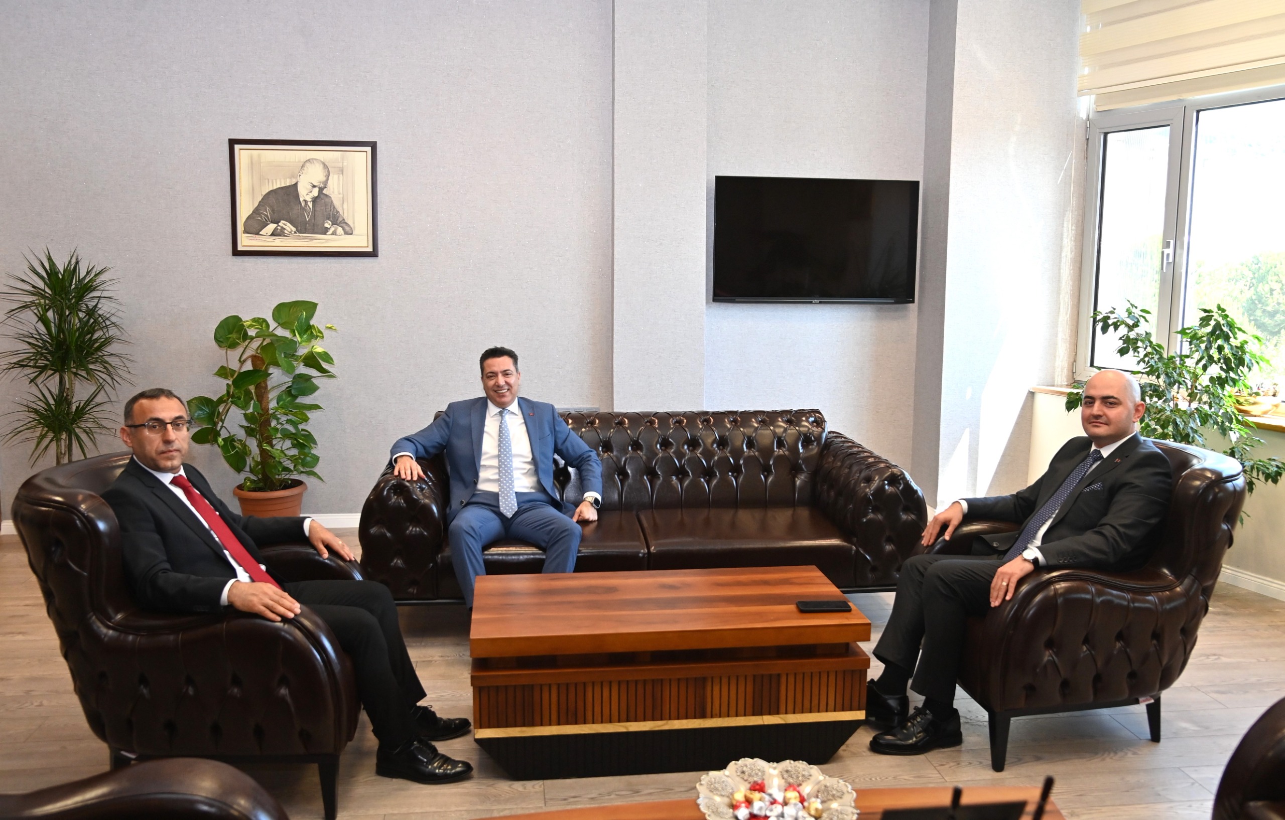 Cumhuriyet Başsavcısı Uygur Kaan Arısoy ile Adalet Komisyonu Başkanı Ferhat Karakuş’tan Rektörümüze Ziyaret
