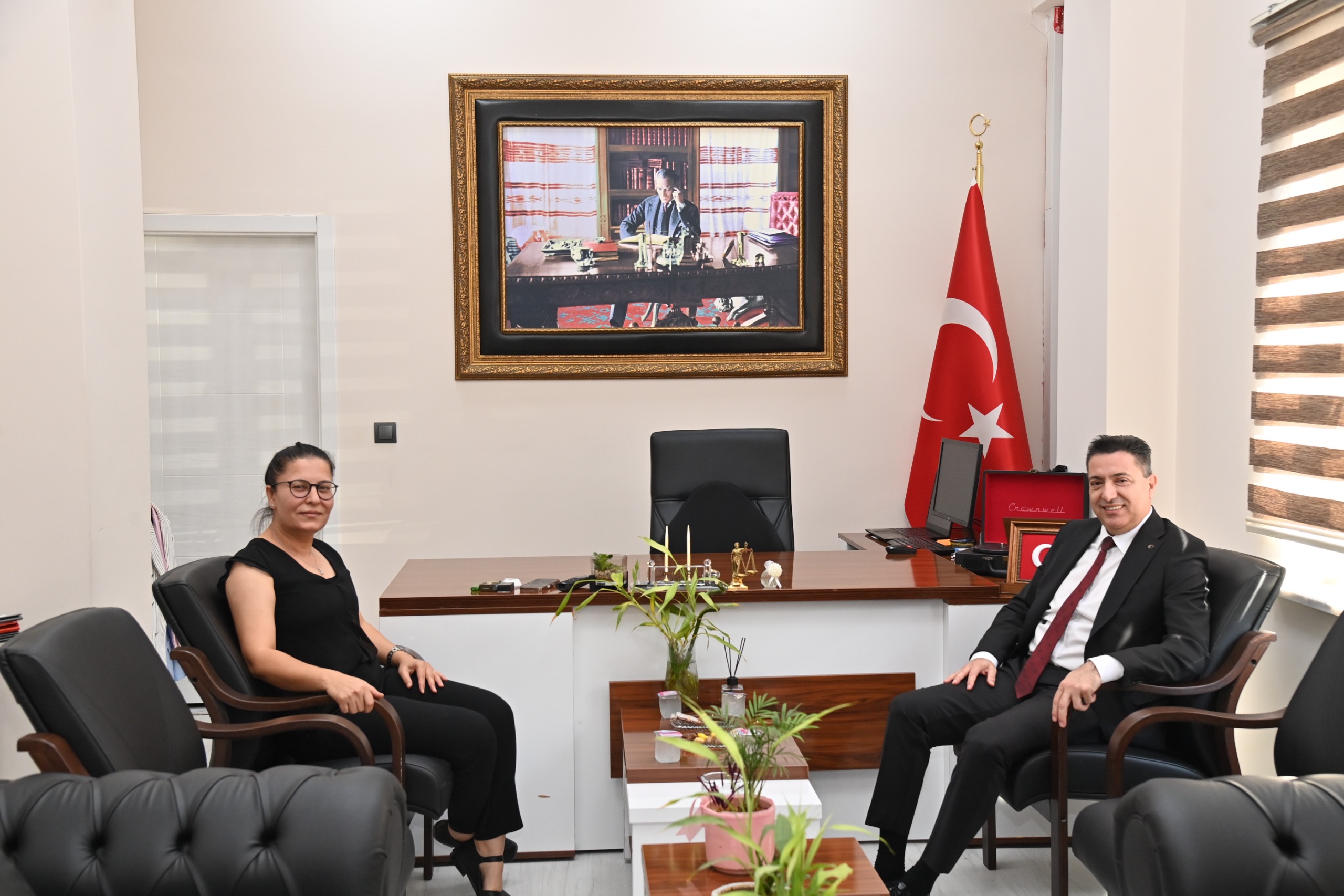 Rektörümüzden İdare Mahkemesi Başkanı Emine Ünsat’a İade-i Ziyaret