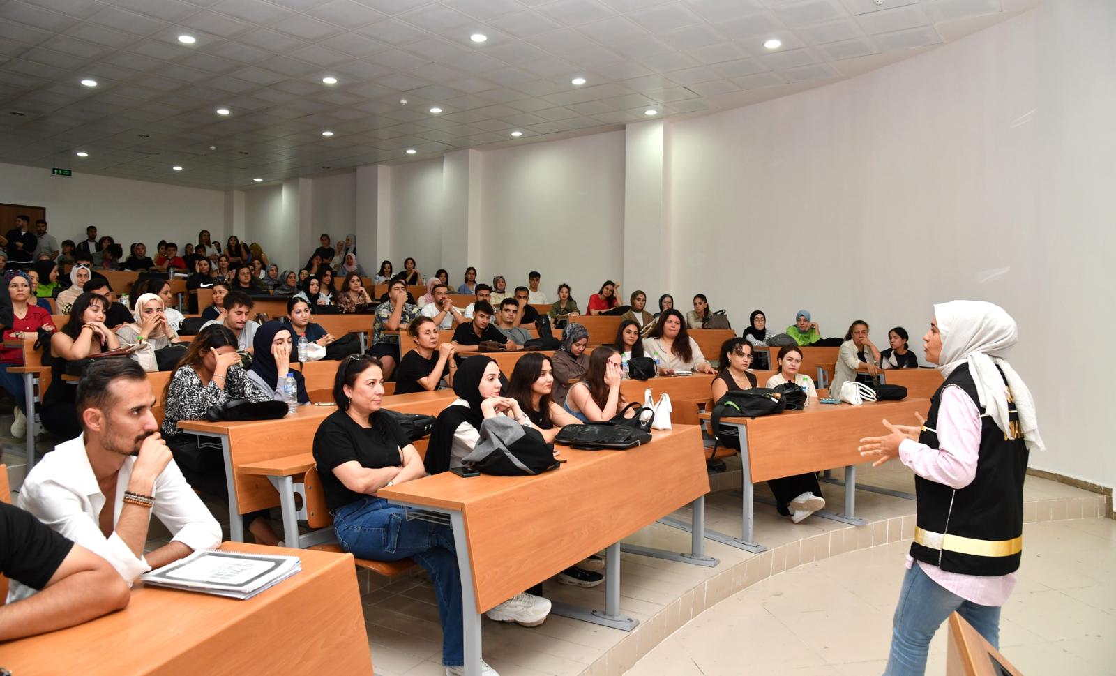 Üniversitemizde “Narko Gençlik” ve “Narko Rehber” Eğitimleri Gerçekleştirildi