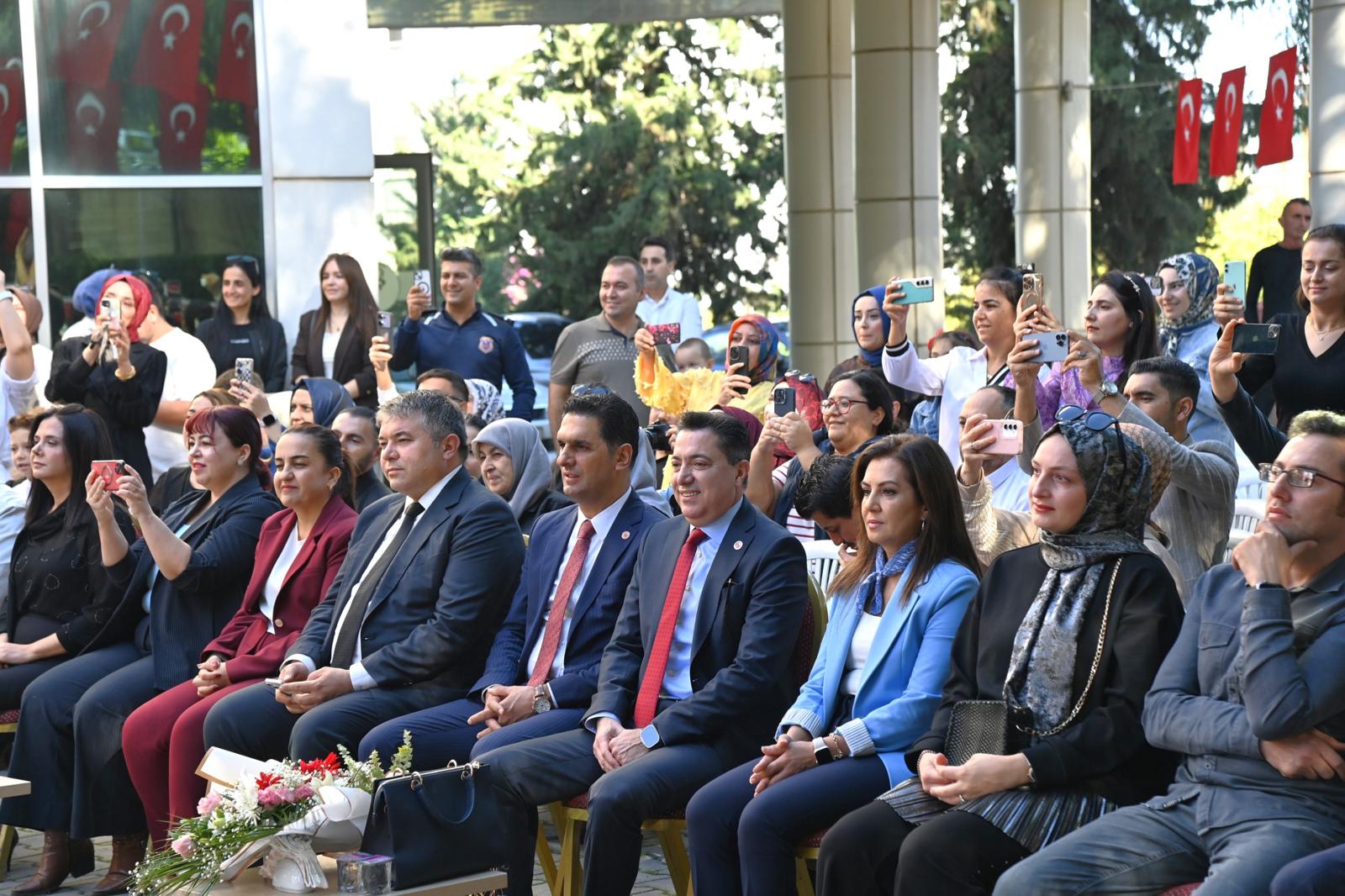 Üniversitemiz Anaokulu Öğrencilerinden Cumhuriyet Bayramı Coşkusu