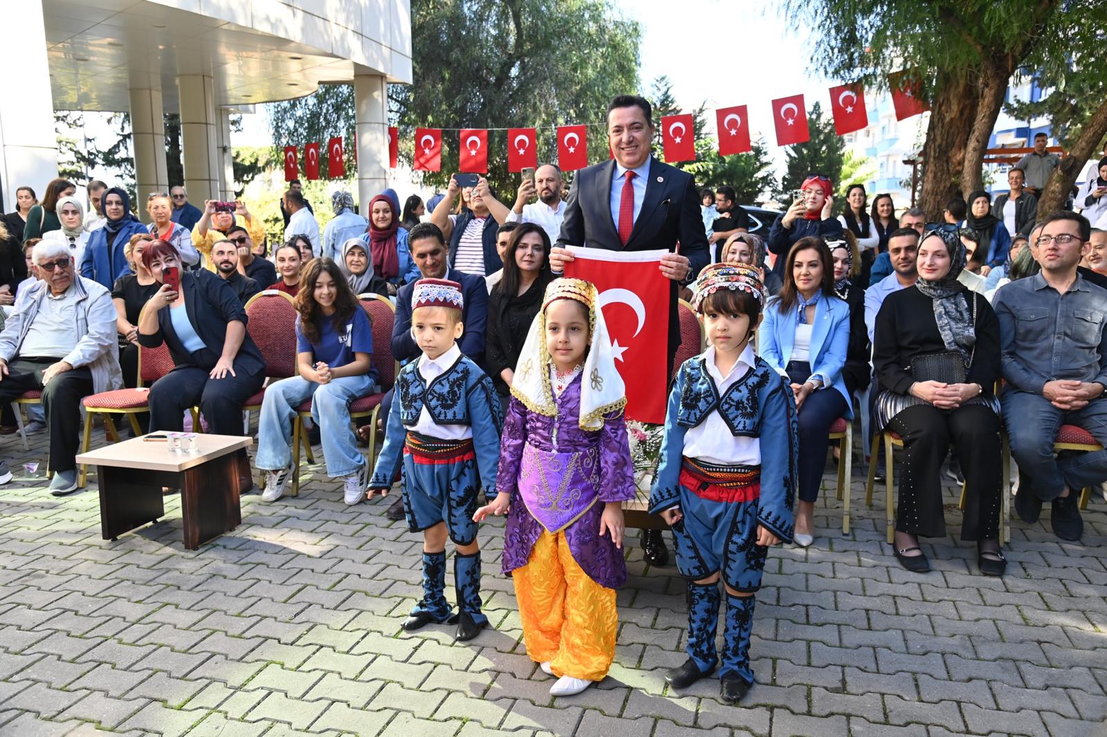 Üniversitemiz Anaokulu Öğrencilerinden Cumhuriyet Bayramı Coşkusu