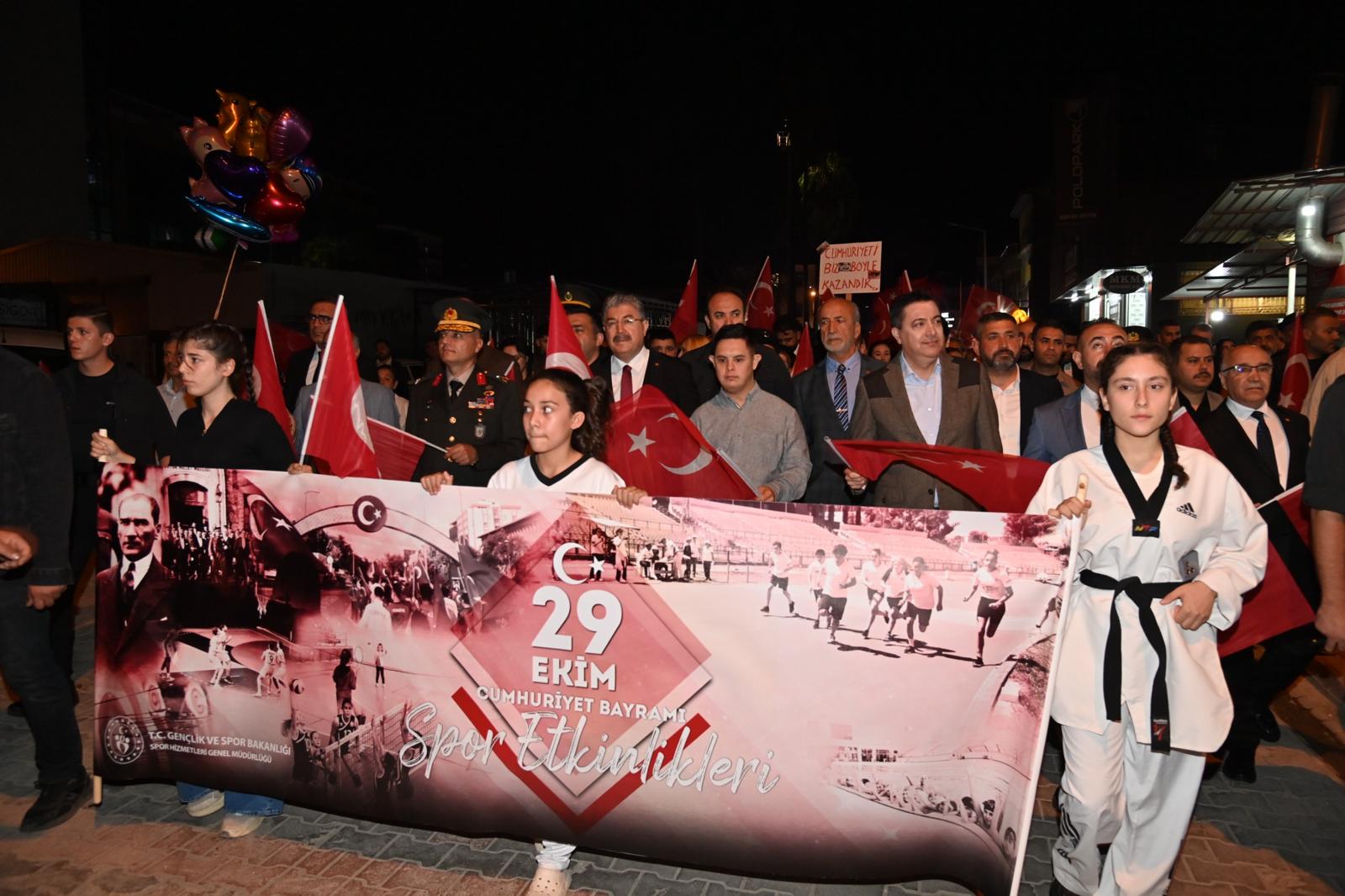 Cumhuriyet Bayramı Osmaniye'de Coşkuyla Kutlandı