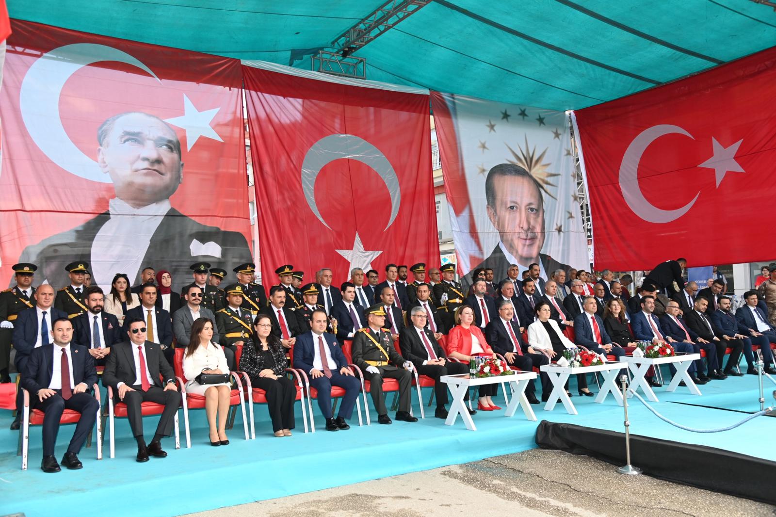 Rektörümüz Prof. Dr. Turgay Uzun, Cumhuriyet’in 102. Yılı Kutlamalarına Katıldı