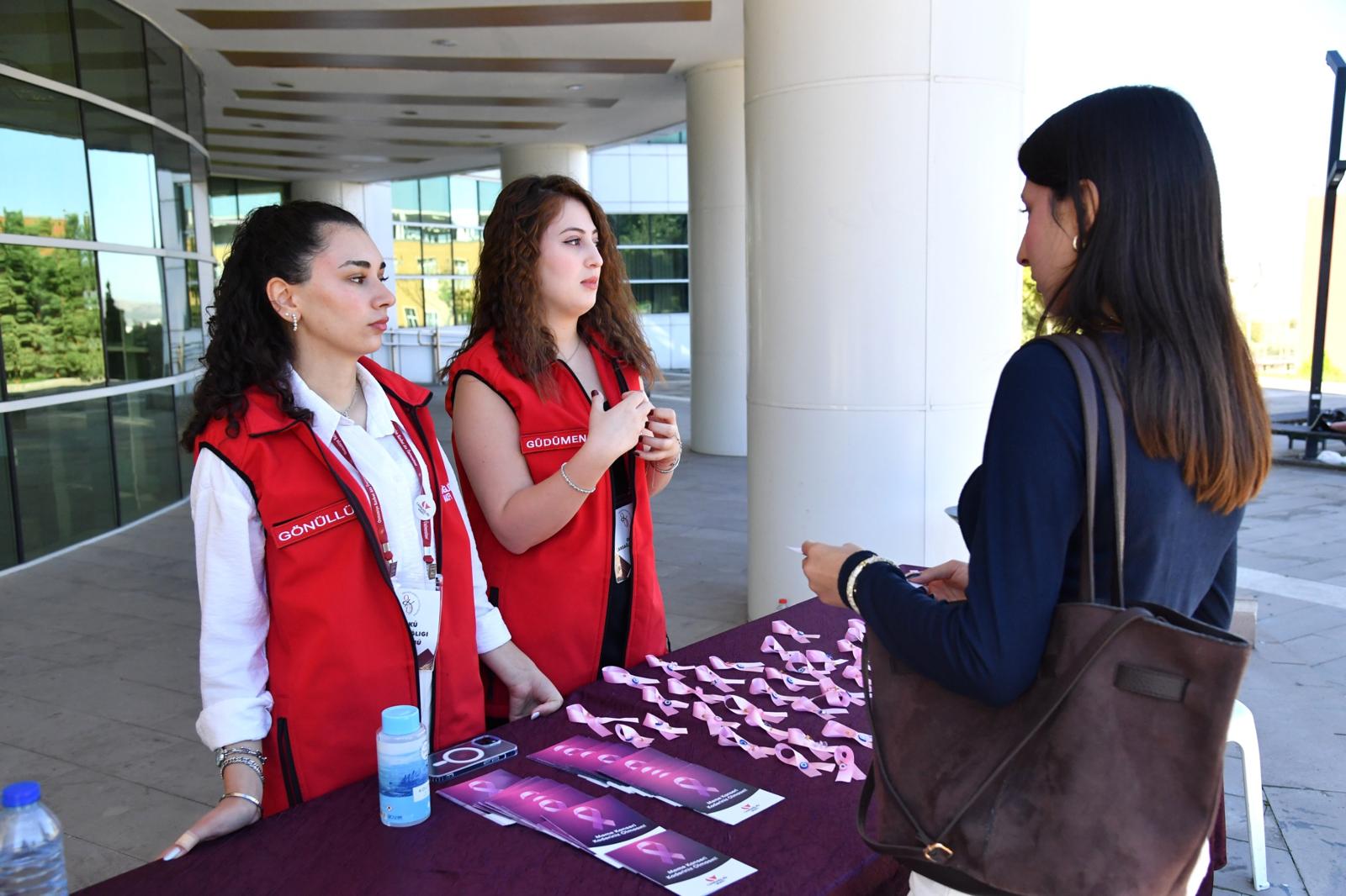 Üniversitemizde Meme Kanserine Karşı Farkındalık Etkinliği Düzenlendi