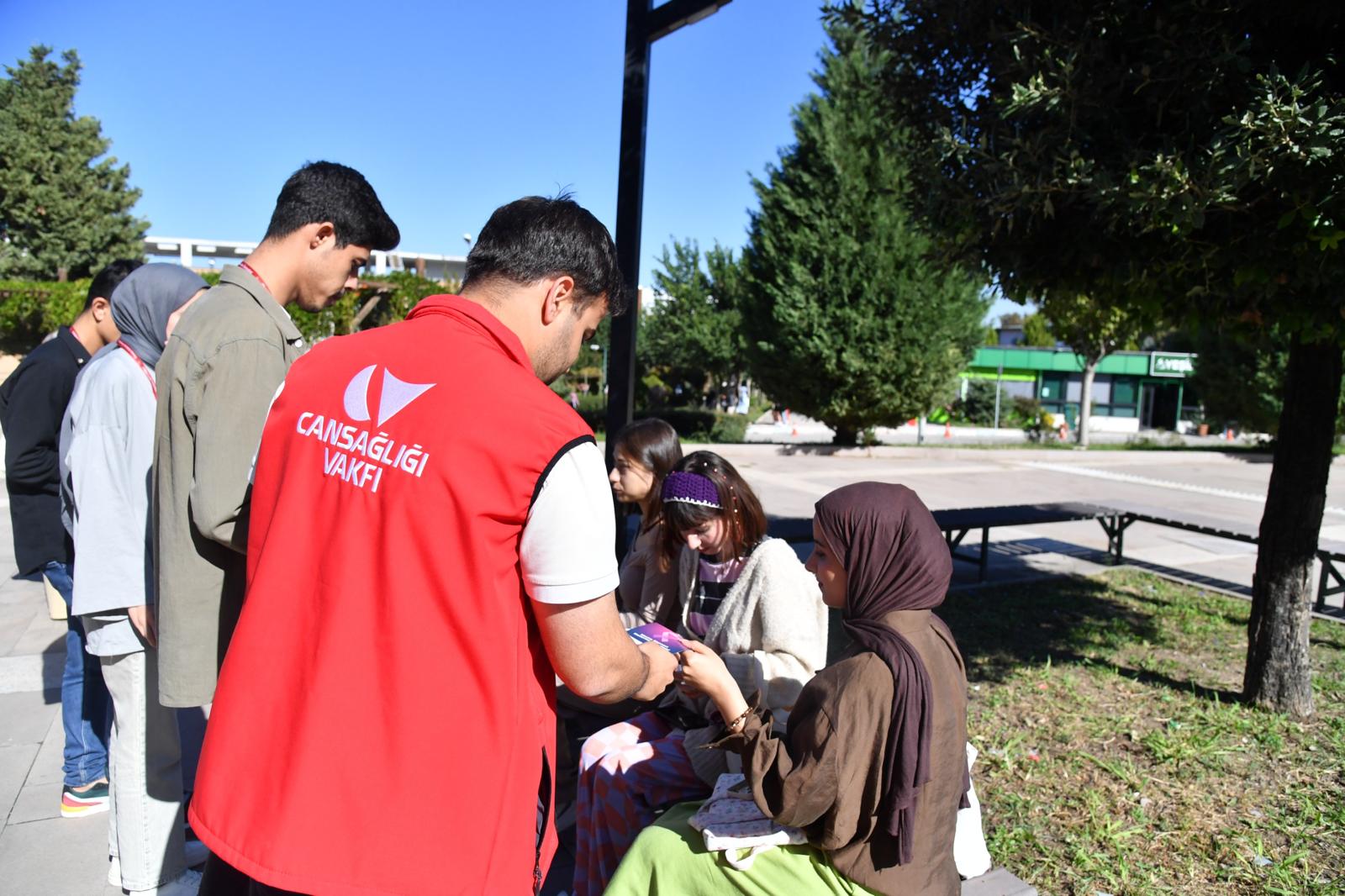 Üniversitemizde Meme Kanserine Karşı Farkındalık Etkinliği Düzenlendi