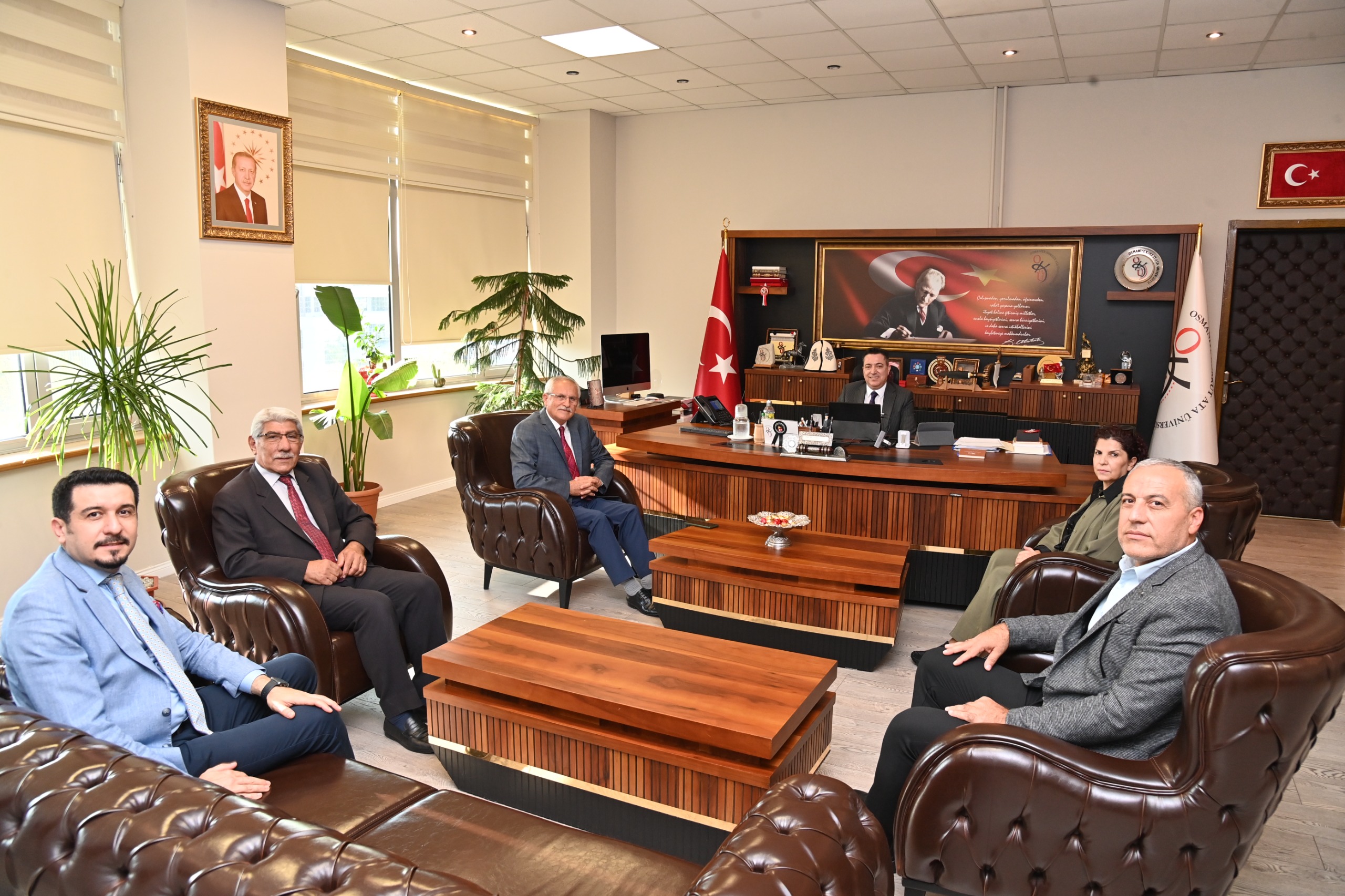 Kadirli Eğitim ve Kültür Vakfı’ndan Rektörümüze Ziyaret