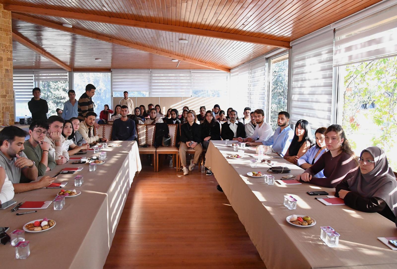 Üniversitemiz Kulüp Başkanları ile İstişare Toplantısı Gerçekleştirildi