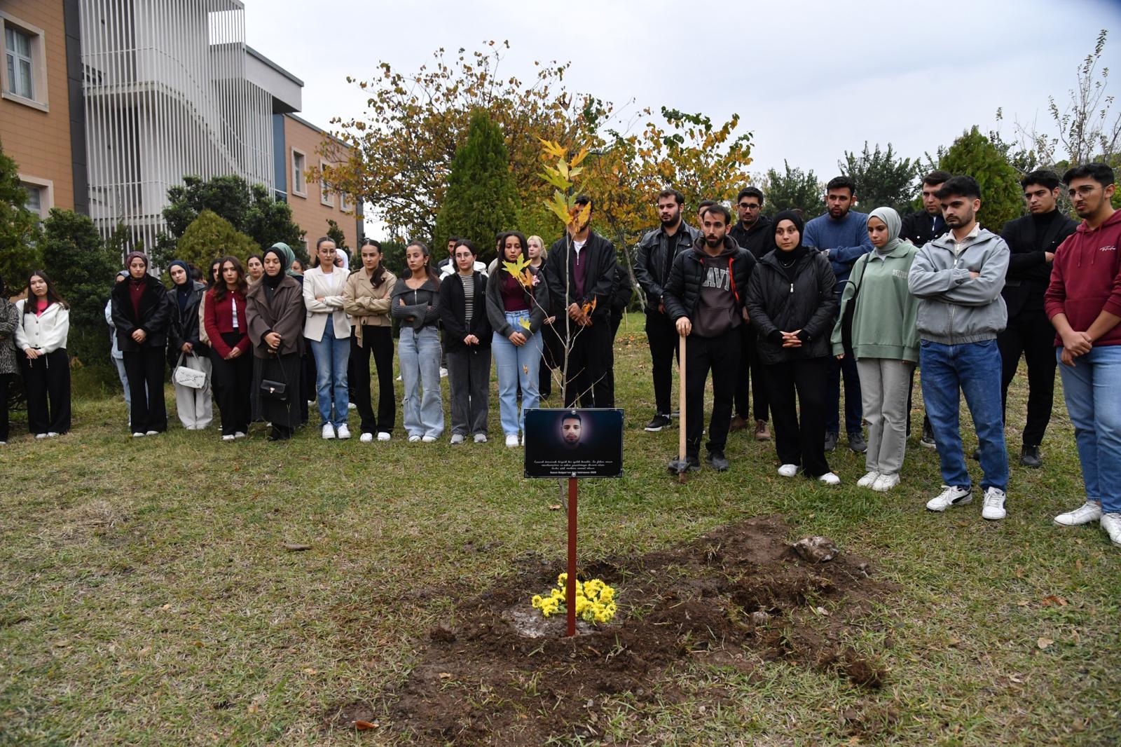 Genç Hemşireler Kulübü’nden Vefat Eden Kasım Bulgan İçin Anlamlı Fidan Dikimi