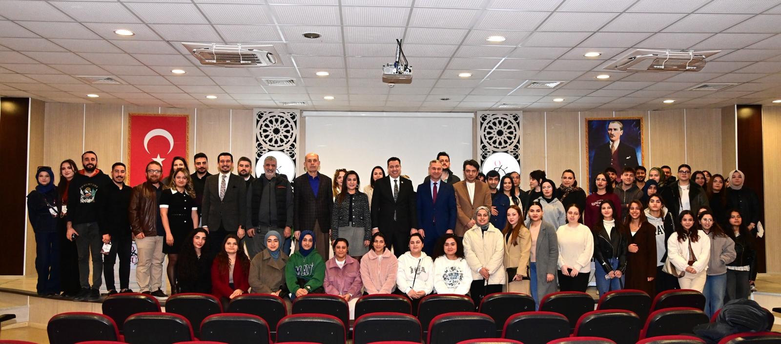 OKÜ’de “Dünya Türk Dili Ailesi” Konferansı Gerçekleştirildi