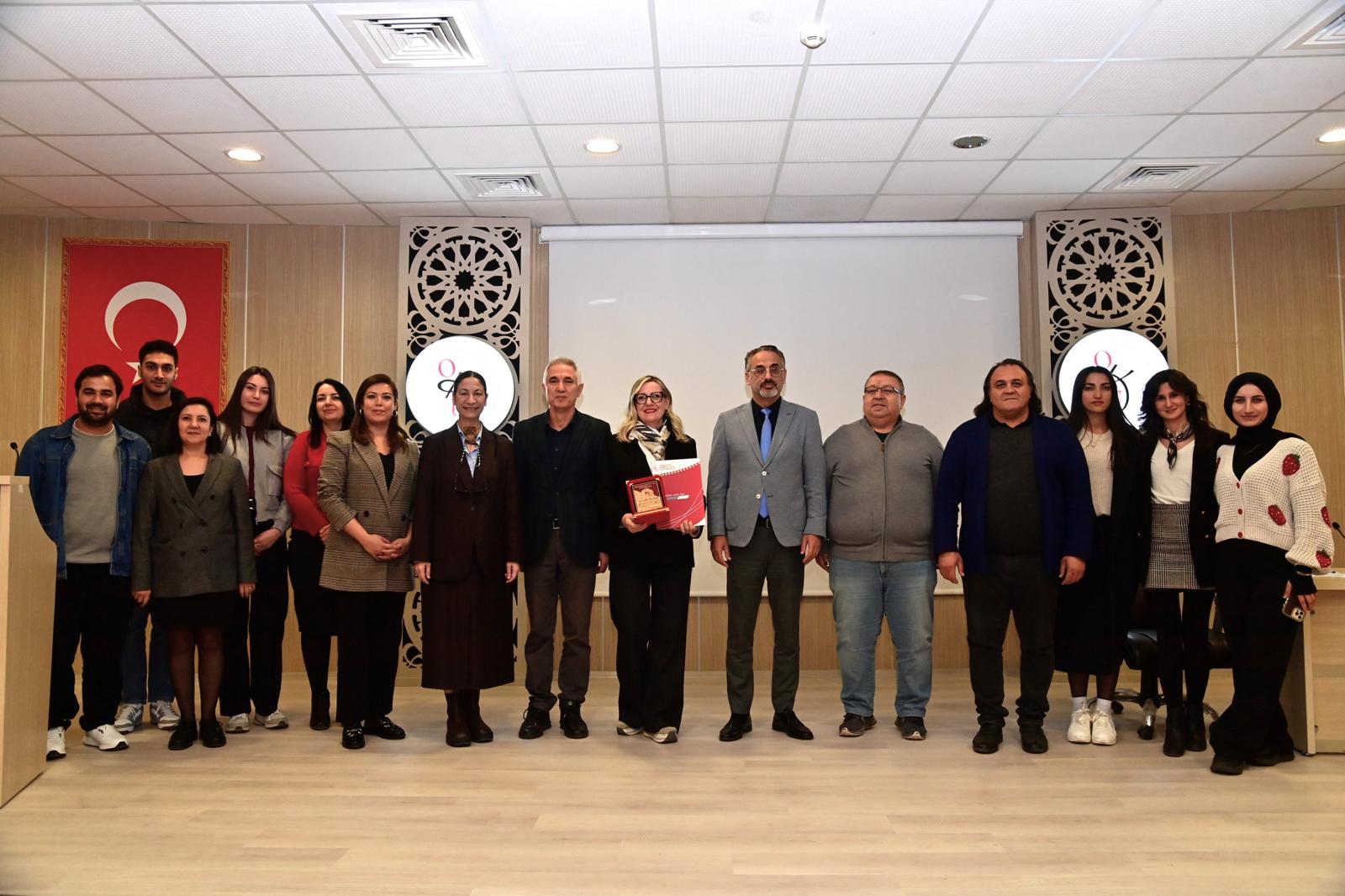 Sağlık Bilimleri Fakültesi Öğrencileri İçin “Kendini Tanı: Kariyerini Tasarla” Etkinliği Düzenlendi