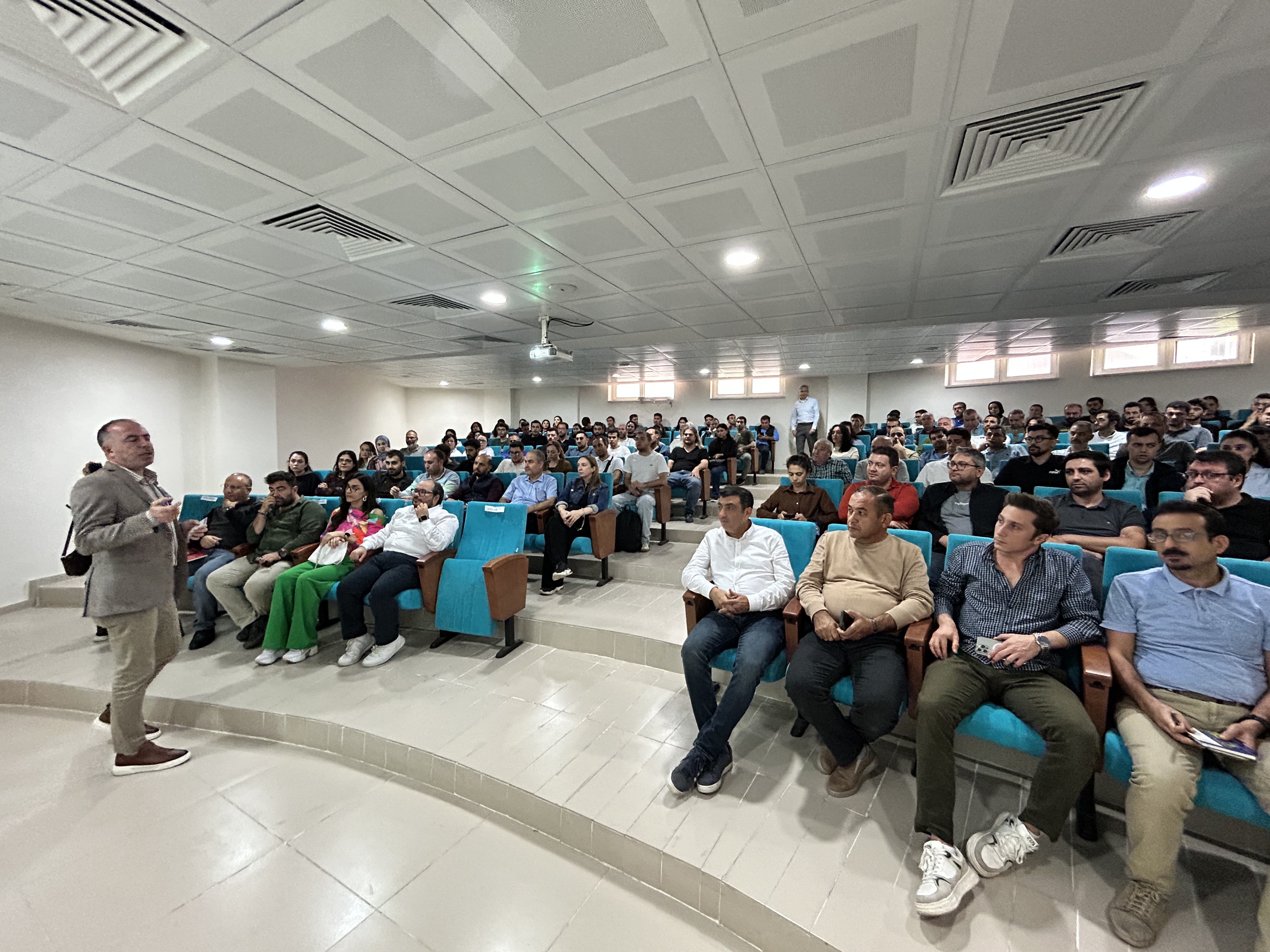 Mühendislik ve Doğa Bilimleri Fakültesinde TÜBİTAK 2209 tanıtımı sunumu gerçekleştirildi