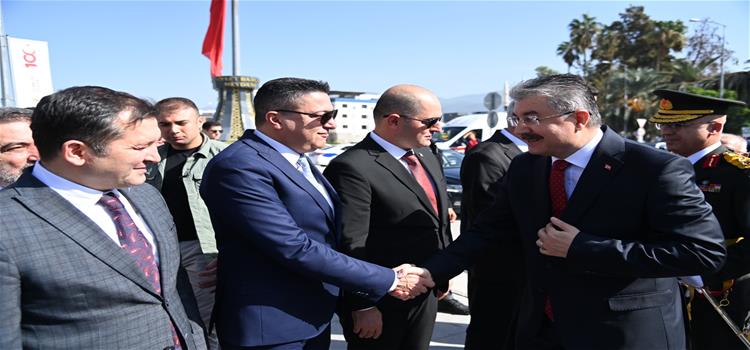 Rektörümüz 29 Ekim Cumhuriyet Bayramı Dolayısıyla İlimizde Düzenlenen Atatürk Anıtına Çelenk Sunma Törenine Katıld
