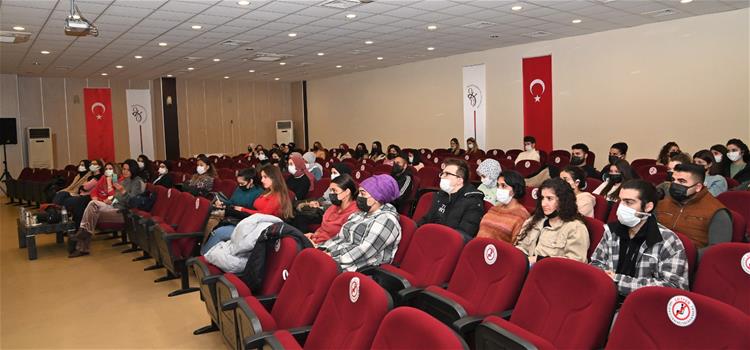 Üniversitemizde Postmodernizm Semineri Düzenlendi