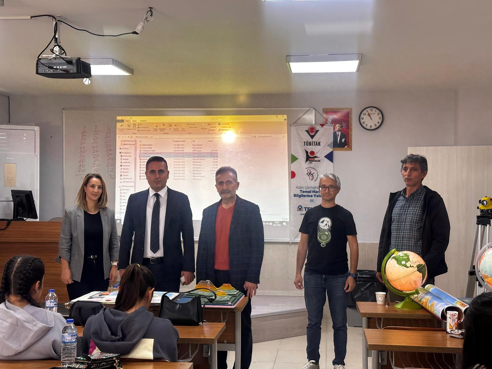 Yüksekokulumuzda Temel Harita Bilgileri Eğitimi