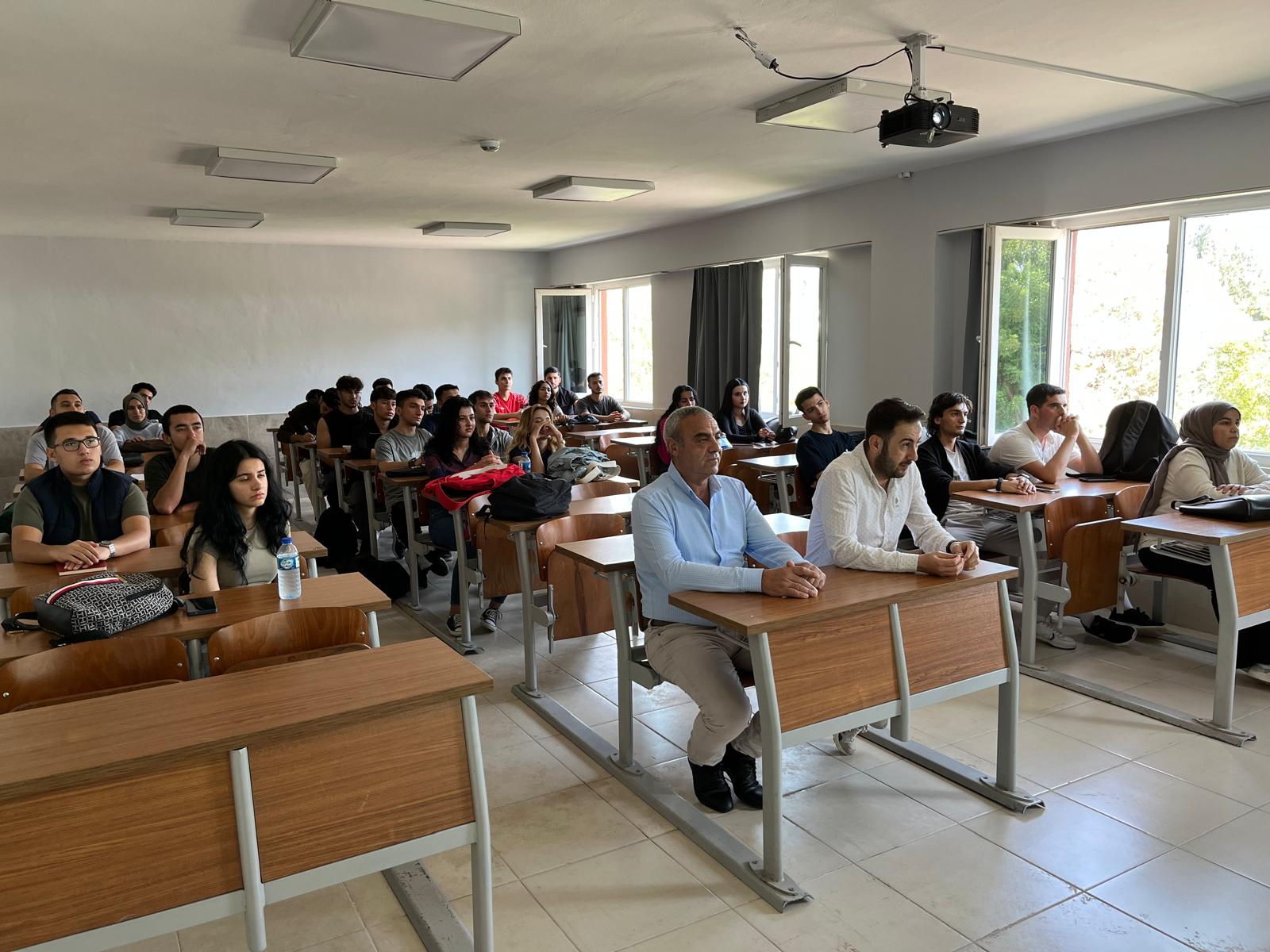 Beden Eğitimi ve Spor Öğretmenliği Bölümü öğrencilerine yönelik “Kalite Güvencesi Farkındalık Eğitimi” düzenlendi