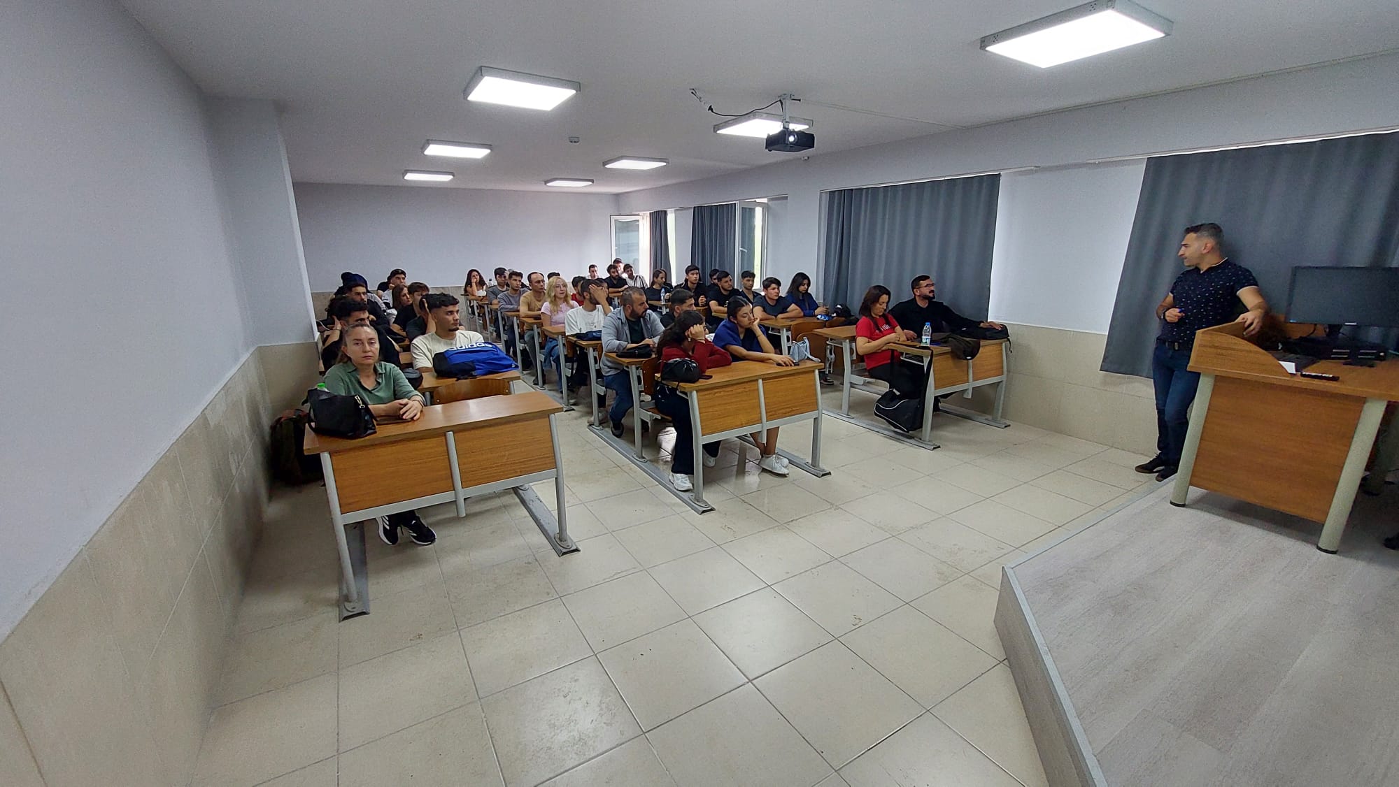 Spor Yöneticiliği Bölümü Öğrencilerine Kalite Güvencesi Farkındalık Eğitimi Verildi