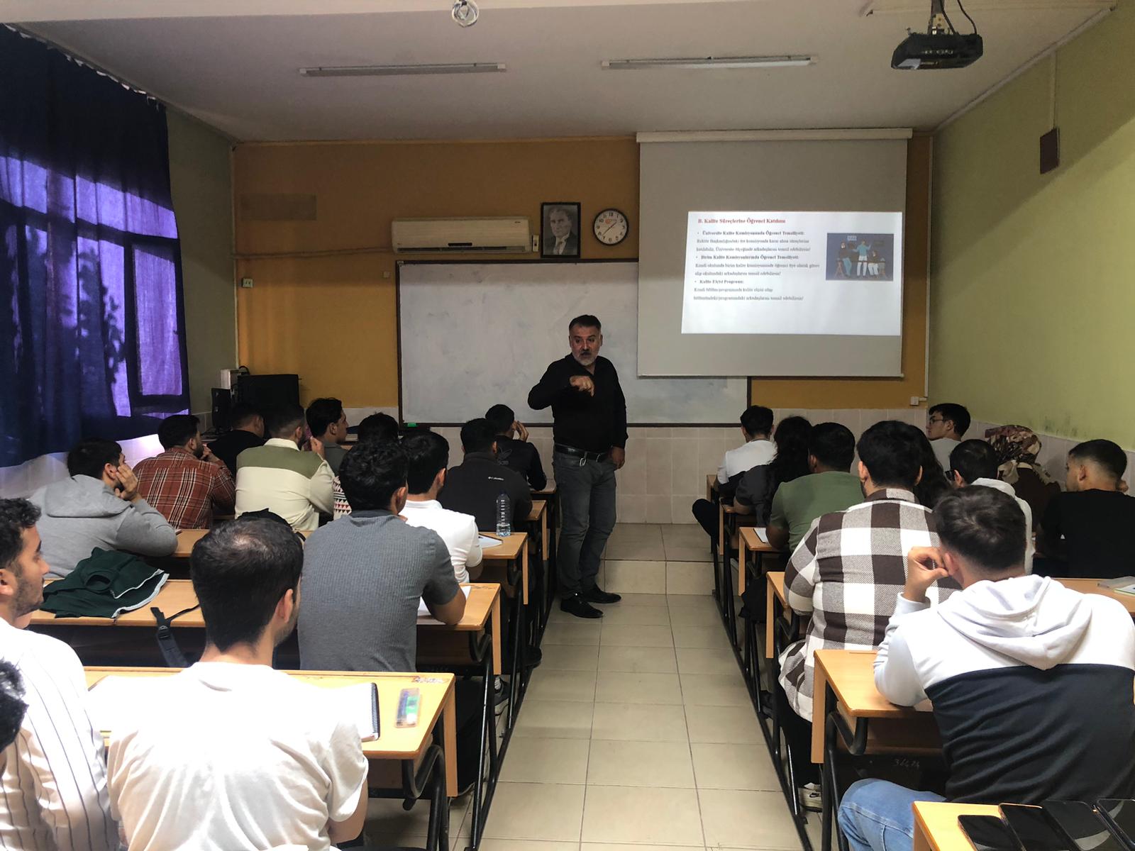 Motorlu Araçlar ve Ulaştırma Teknolojileri Bölümünde 1. ve 2. Sınıflara Yönelik Kalite Bilgilendirme Sunumu Gerçekleştirildi