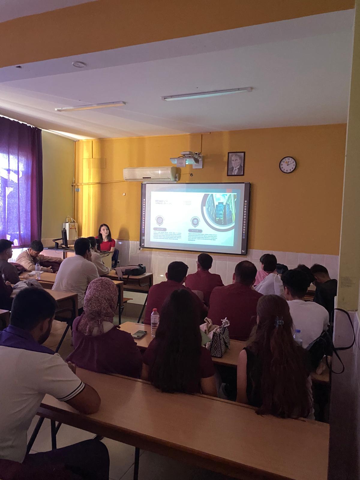 Motorlu Araçlar ve Ulaştırma Teknolojileri Bölümünde 1. ve 2. Sınıflara Yönelik Kalite Bilgilendirme Sunumu Gerçekleştirildi