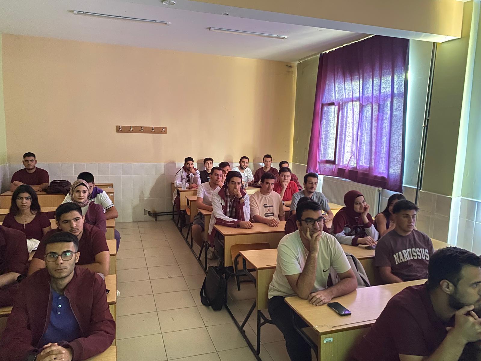 Motorlu Araçlar ve Ulaştırma Teknolojileri Bölümünde 1. ve 2. Sınıflara Yönelik Kalite Bilgilendirme Sunumu Gerçekleştirildi