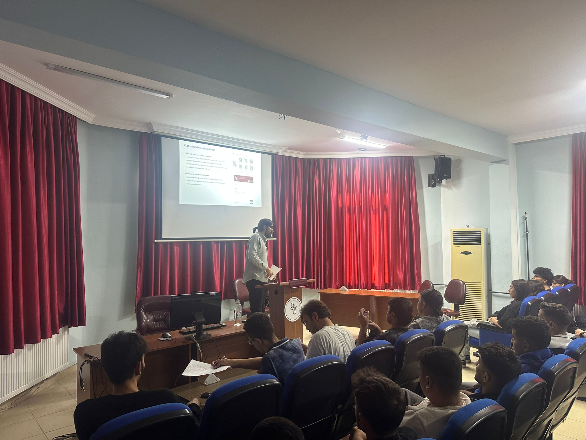 ULAŞTIRMA HİZMETLERİ BÖLÜMÜ/ RAYLI SİSTEMLER İŞLETMECİLİĞİ PROGRAMI 2. SINIFTAKİ ÖĞRENCİLER İÇİN ÖĞRENCİ KALİTE BİLGİLENDİRME SUNUMU GERÇEKLEŞTİRİLDİ.