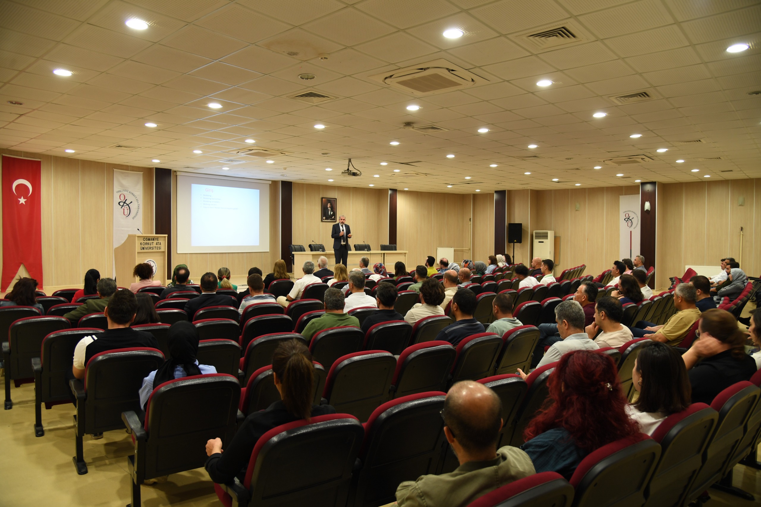 Üniversitemizde “Sosyal Medya” ve “İş Yerinde Mobbing” Eğitimleri Düzenlendi