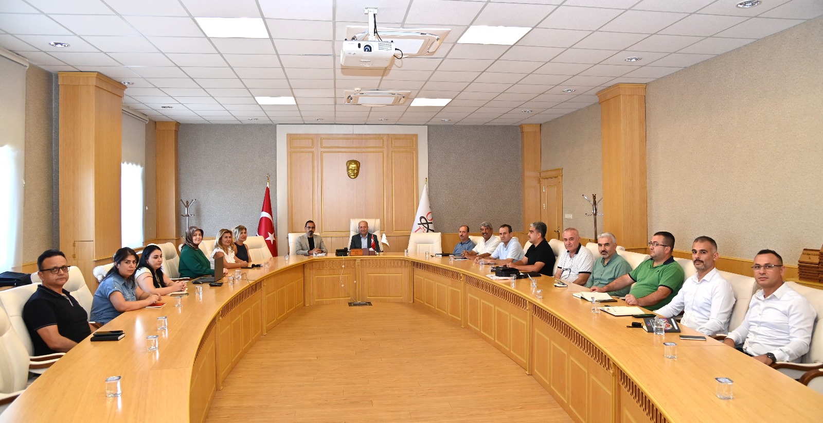 Üniversitemizde Akademik Birim Sekreterleri Toplantısı Gerçekleştirildi