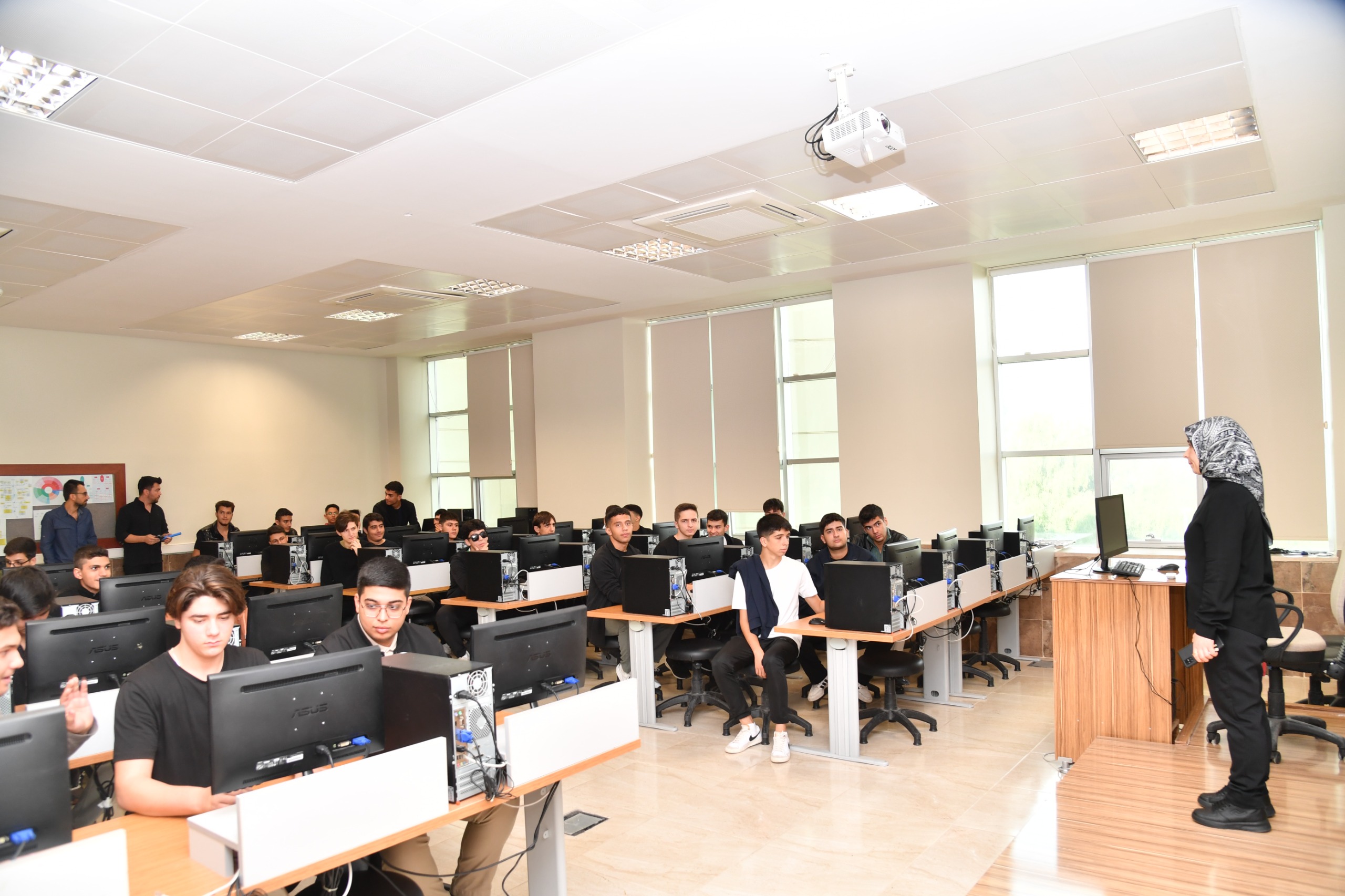 Şehit Mehmet KARACATİLKİ Anadolu İmam Hatip Lisesi Öğrencilerinden Fakültemize Ziyaret