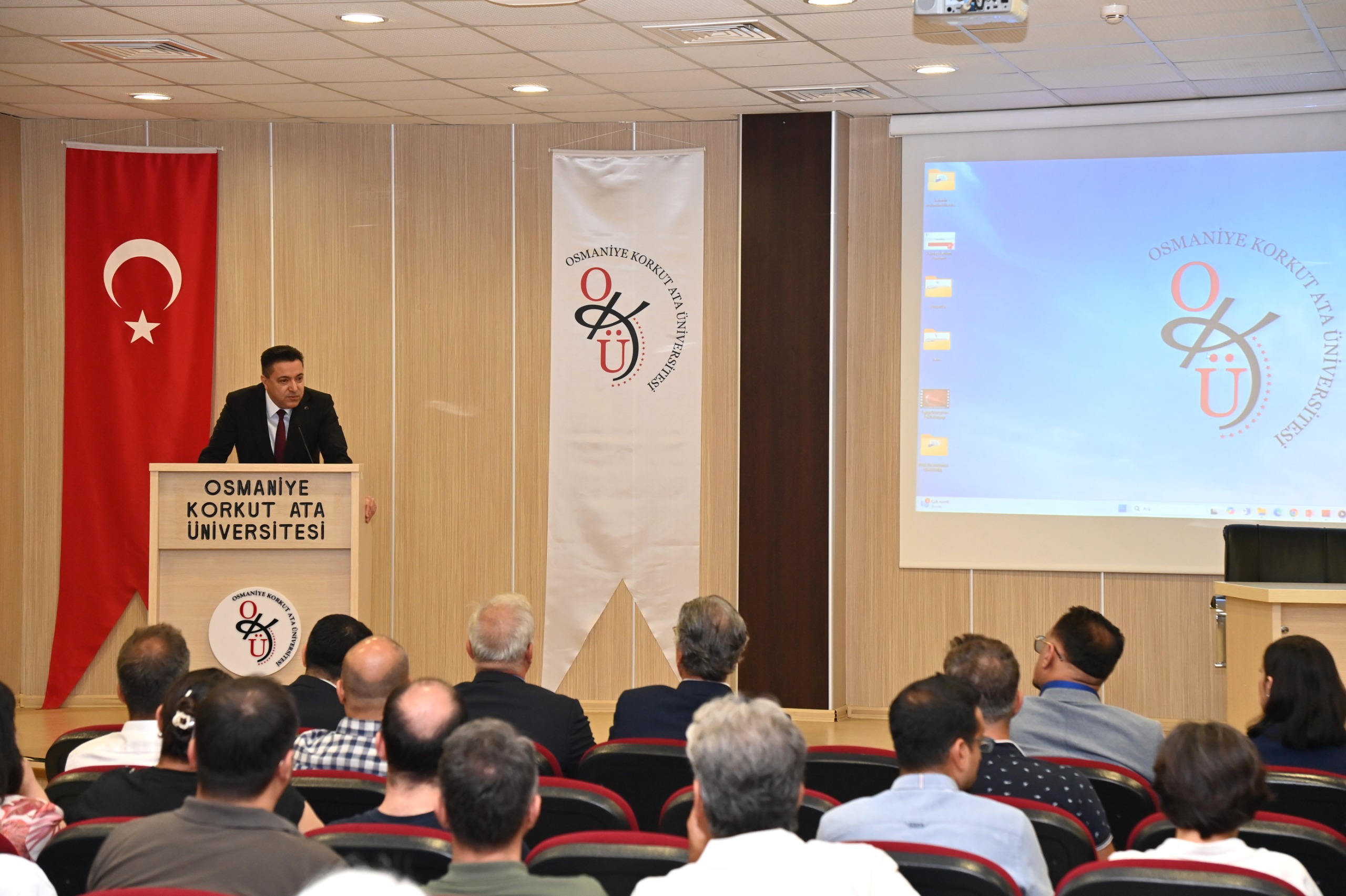 OKÜ’DE AKREDİTASYON BİLGİLENDİRME TOPLANTISI GERÇEKLEŞTİRİLDİ