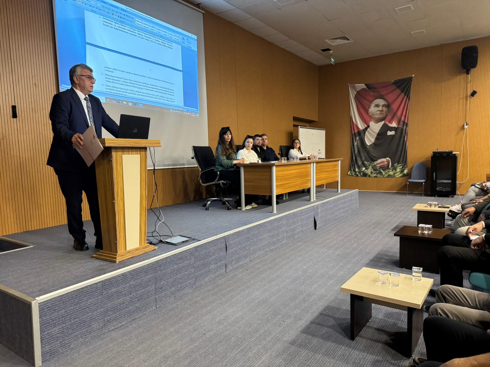BÖLÜMÜMÜZ ÖĞRETİM ÜYELERİ KADİRLİ'DE AKREDİTASYON BİLGİLENDİRME TOPLANTISINA KATILDI