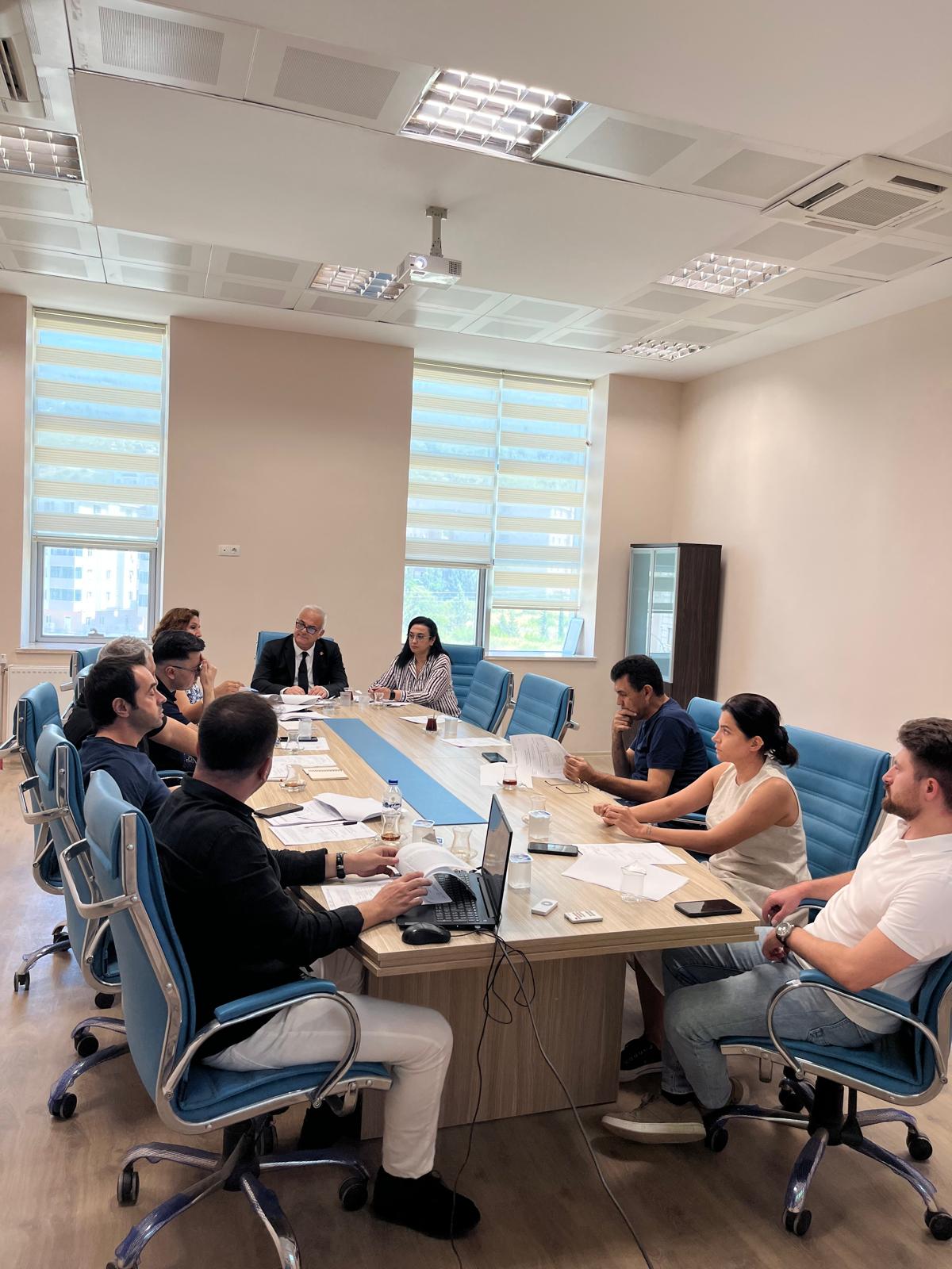 SİYASET BİLİMİ VE KAMU YÖNETİMİ BÖLÜMÜ 2024-2025 BAHAR YARIYILI AKADEMİK KURUL 3. TOPLANTISI GERÇEKLEŞTİRİLDİ