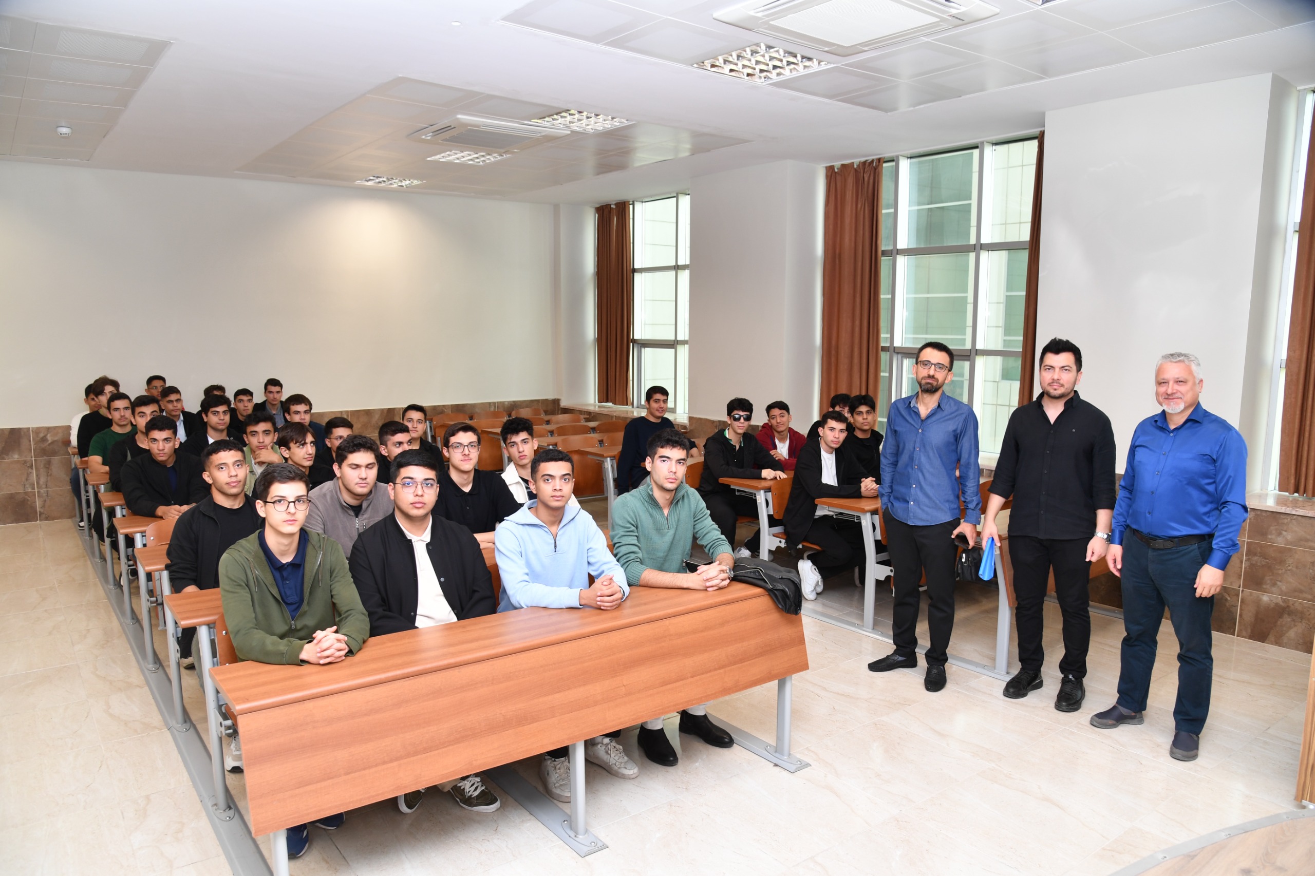 Bölüm Başkanımız  Şehit Mehmet KARACATİLKİ Anadolu İmam Hatip Lisesi Öğrencilerine Fakültemizi Tanıttı