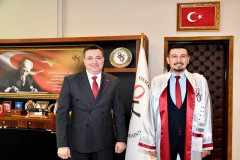 İngiliz Dili ve Edebiyatı Bölümünde Gurur: Prof. Dr. Ceyhun Yükselir Profesör Oldu!