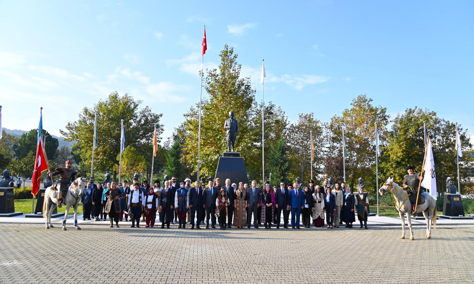 Üniversitemiz Ev Sahipliğinde Düzenlenen Dede Korkut/Korkut Ata Sempozyumu Büyük Coşkuyla başladı.