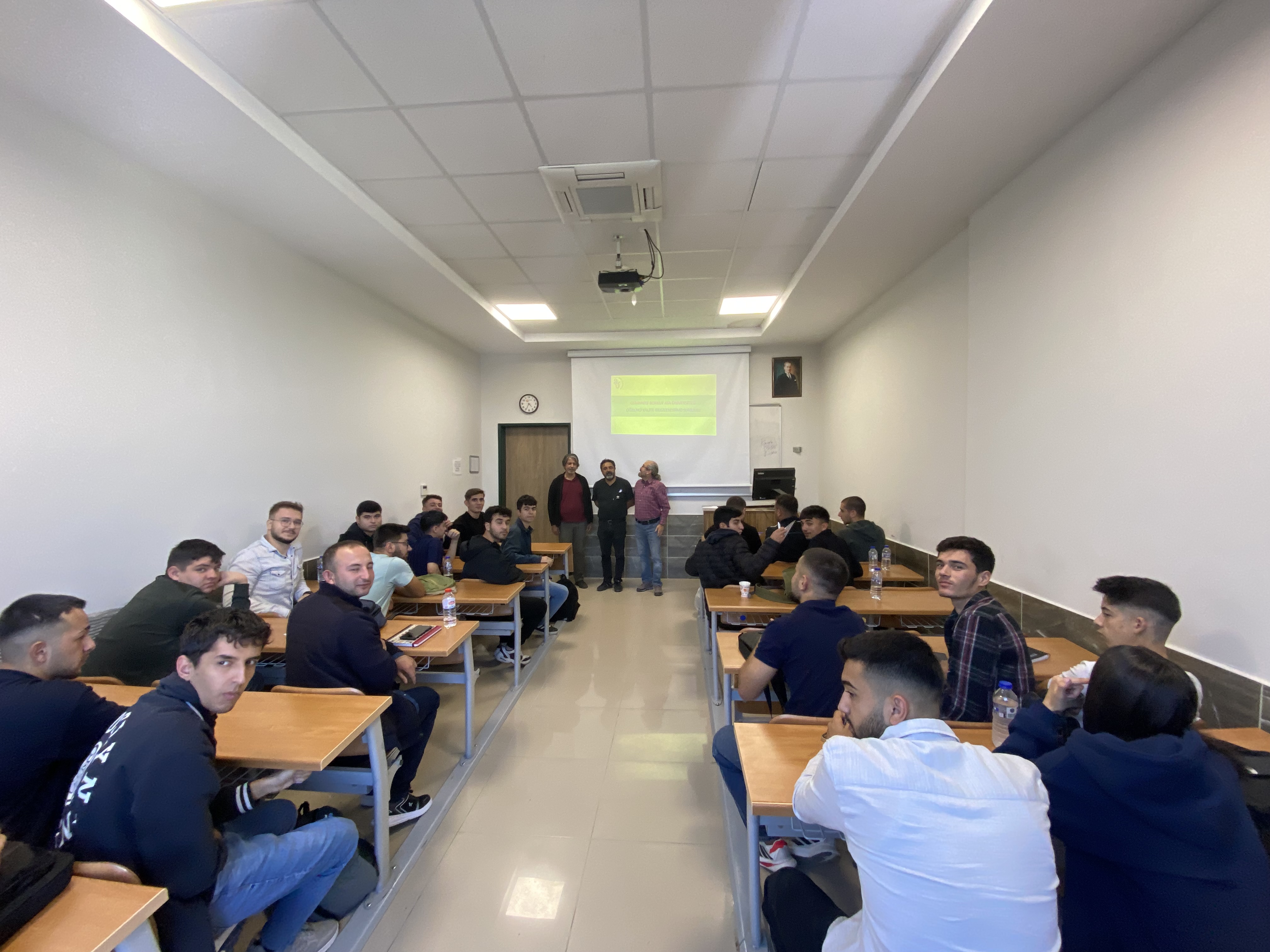 BÖLÜMÜMÜZ ÖĞRENCİLERİNE KALİTE BİLGİLENDİRME TOPLANTISI YAPILDI