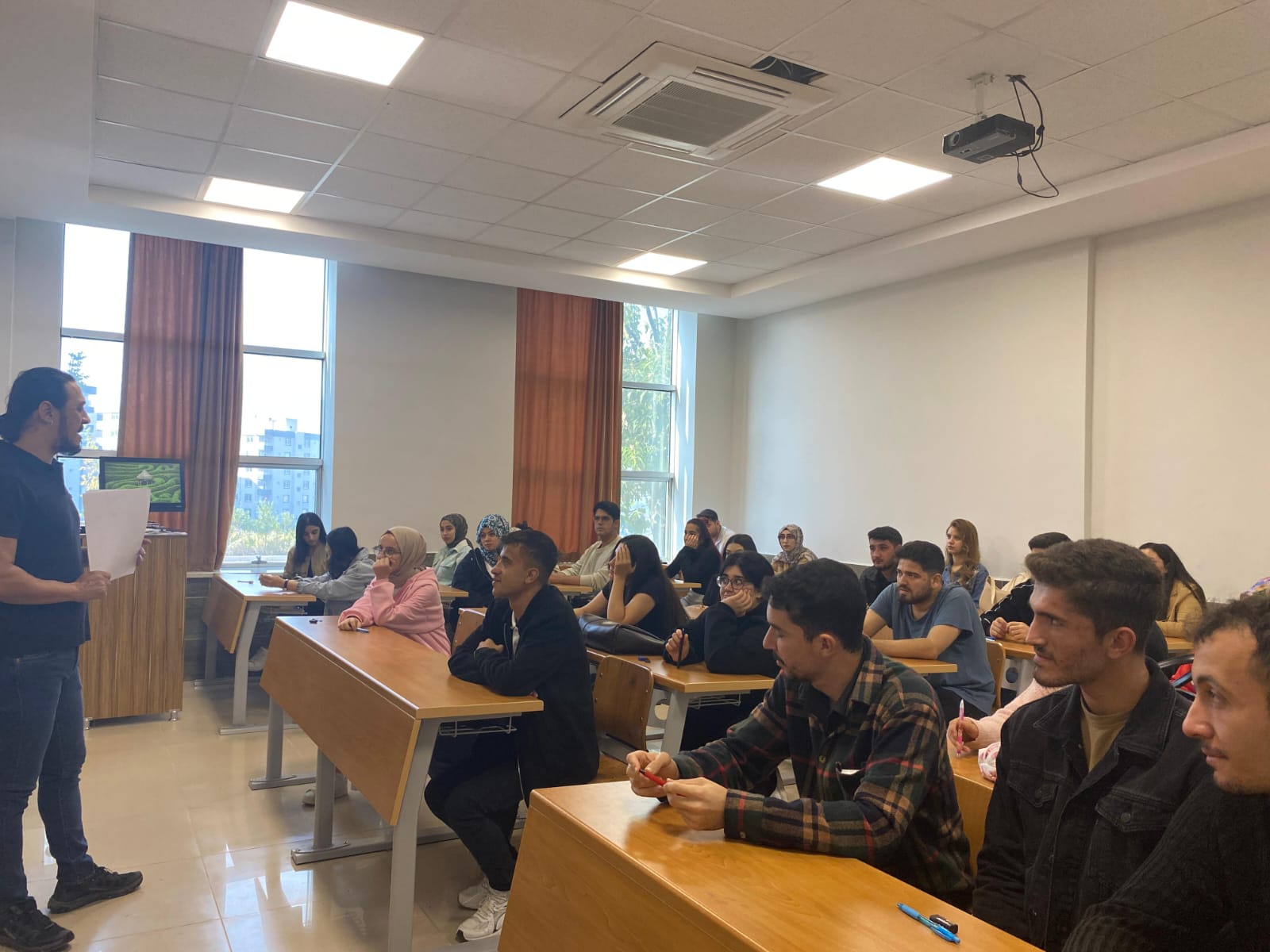 Coğrafya Bölümü Ara Sınav Öncesi Öğrencilerle Toplantı