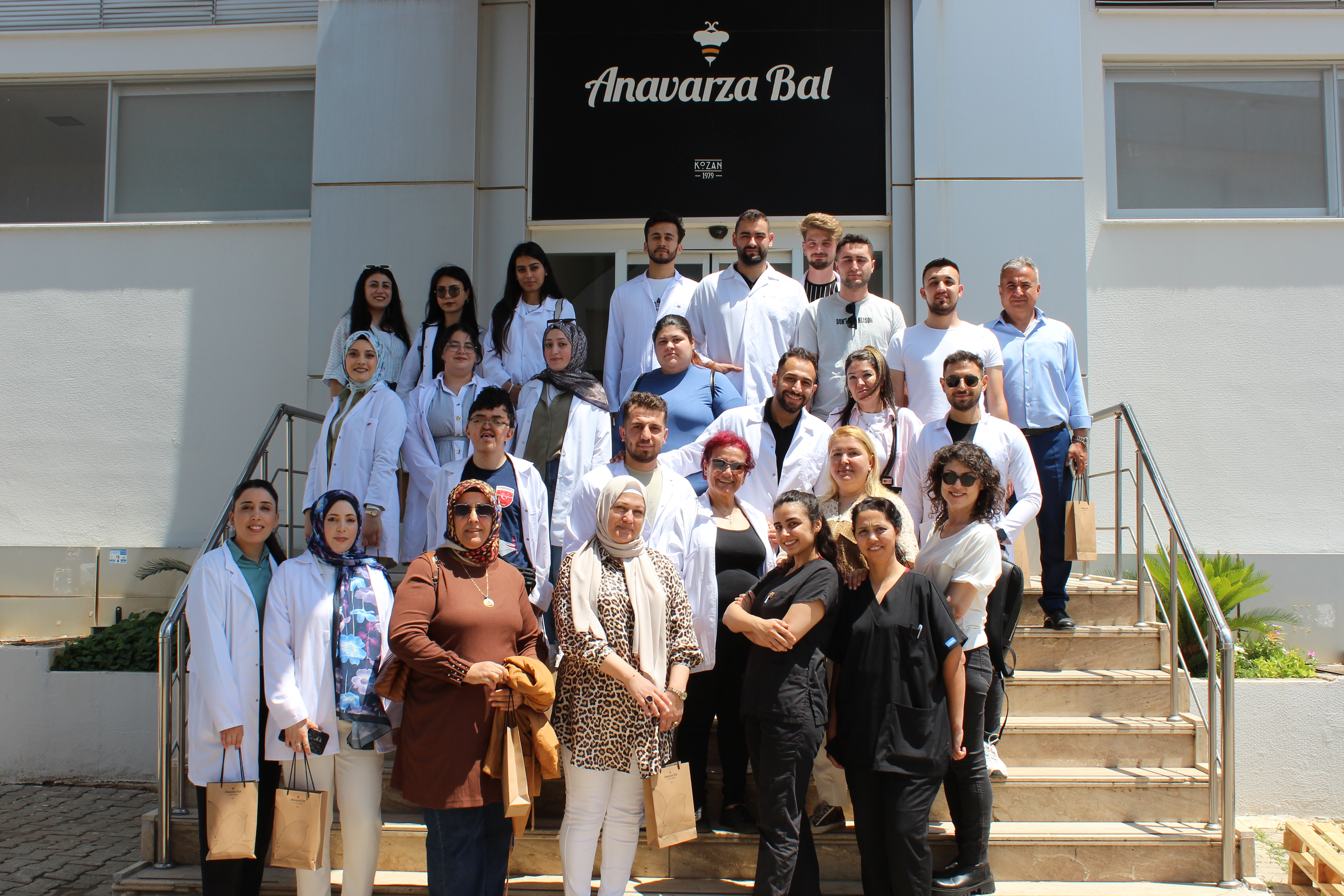 GIDA TEKNOLOJİSİ ÖĞRENCİLERİNİN ANAVARZA BAL TEKNİK GEZİSİ