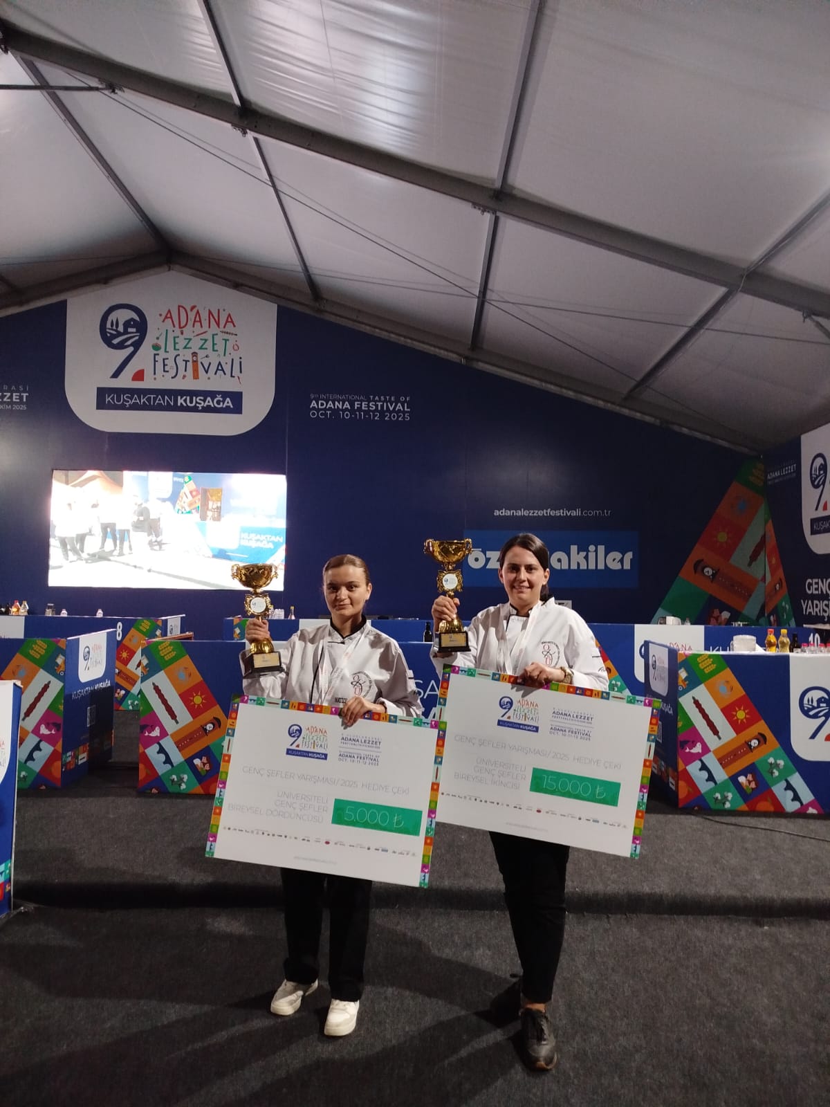 OKÜ Gastronomi ve Mutfak Sanatları Bölümü Öğrencileri Adana Lezzet Festivali’nden 2 Kupa ile Döndü