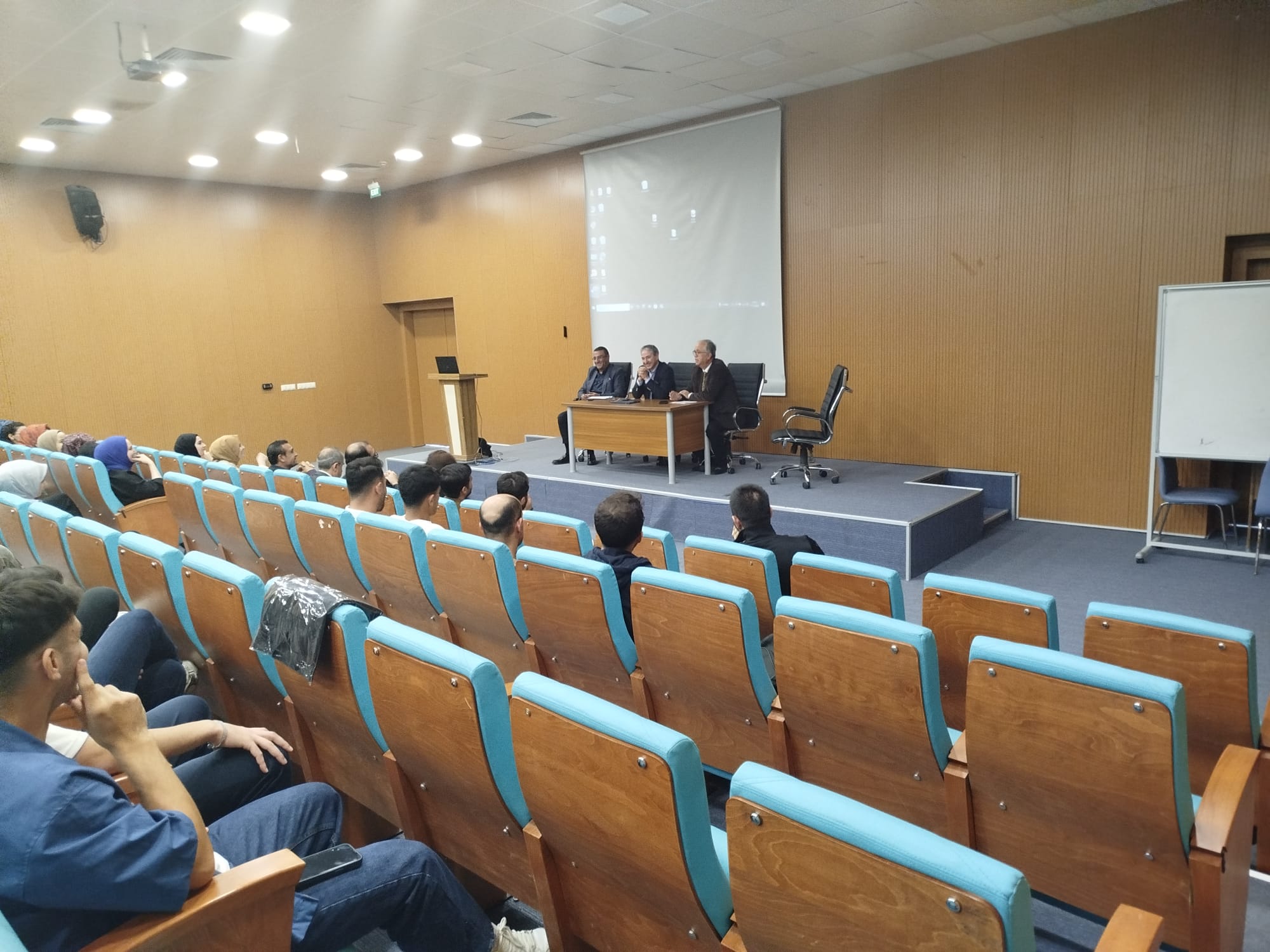 PROFESYONEL OTEL YÖNETİCİLERİ DERNEĞİ İŞBİRLİĞİ İLE “TURİZMDE STAJ VE KARİYER OLANAKLARI' ÖĞRENCİ BULUŞMASI GERÇEKLEŞTİRİLDİ 