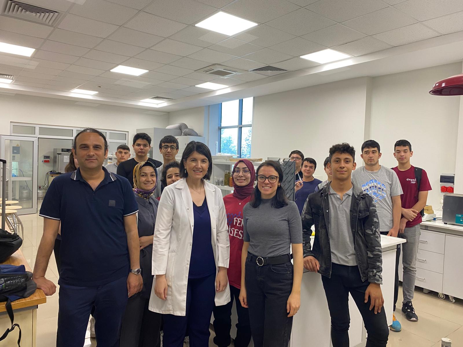 Genç Ar-Ge Ekibi Gıda Teknolojisi Bölümünü Ziyaret Etti
