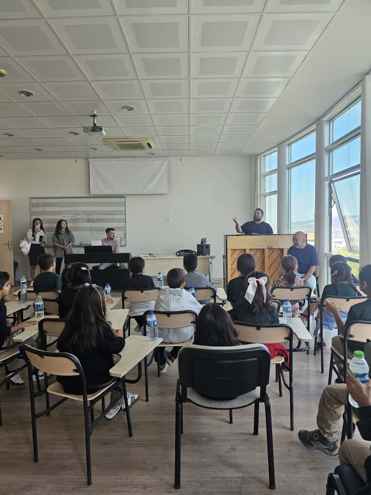 Bölümümüzün Dış Paydaşı Olan İl Milli Eğitim Müdürlüğü Çamlıkevler İlkokulu Öğrencileri Tarafından Bölümümüze Kültür-Sanat Gezisi Gerçekleştirildi.