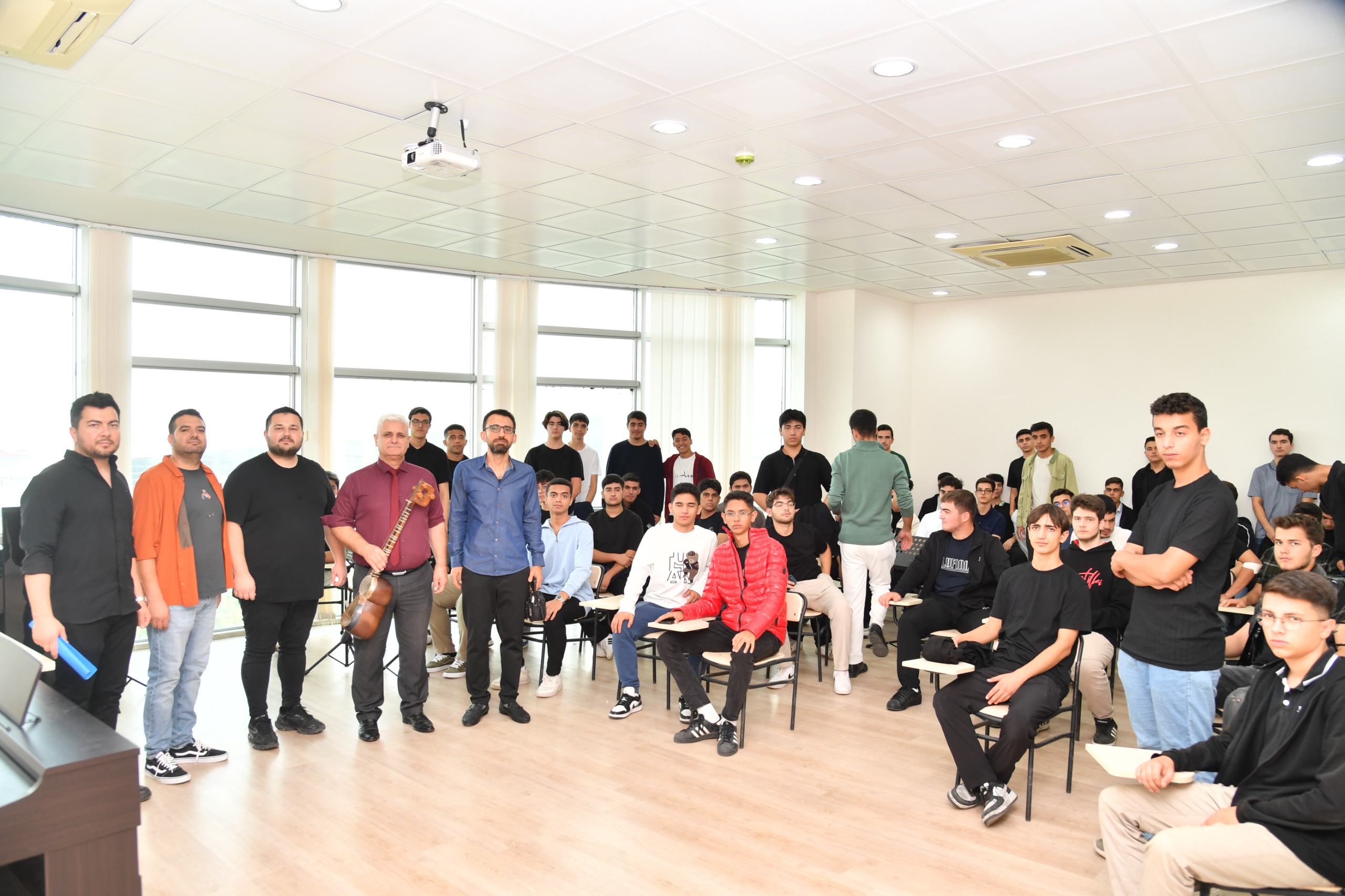 Bölümümüzün Dış Paydaşı Olan İl Milli Eğitim Müdürlüğü Şehit Mehmet Karacatilki Anadolu İmam Hatip Lisesi Öğrencileri Tarafından Bölümümüze Kültür-Sanat Gezisi Gerçekleştirildi.