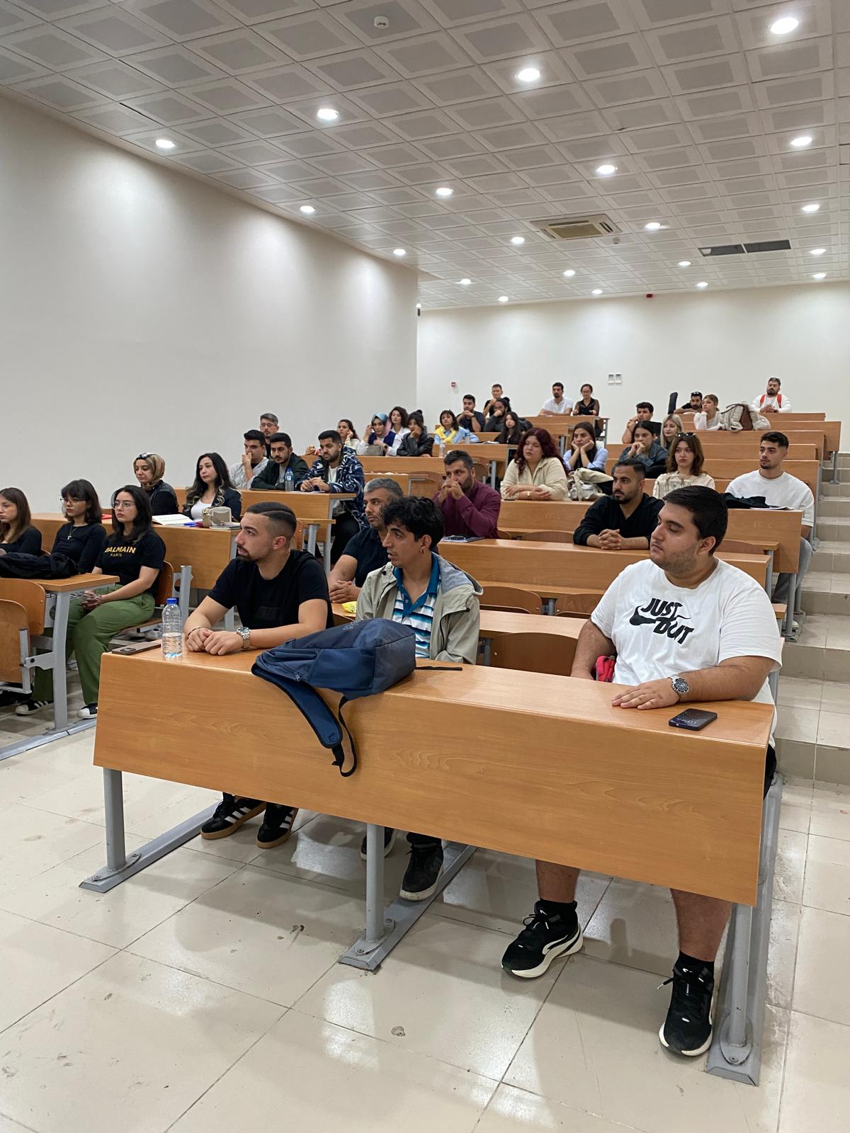 Bölüm Öğrencilerimiz ve Mezun Öğrencilerimiz Mezun-Öğrenci Buluşması Panelinde Bir Araya Geldi.