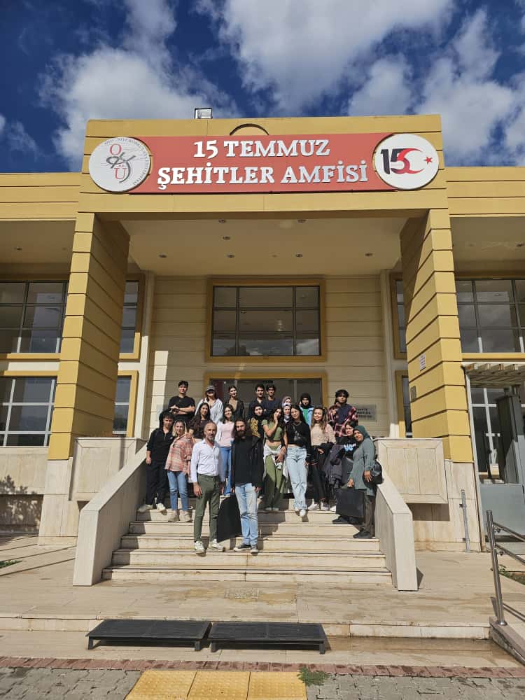 Resim Bölümü Öğrencileri Üniversitemizde Gerçekleştirilen Bağımlılıkla Mücadele Eğitimi'ne Katıldı