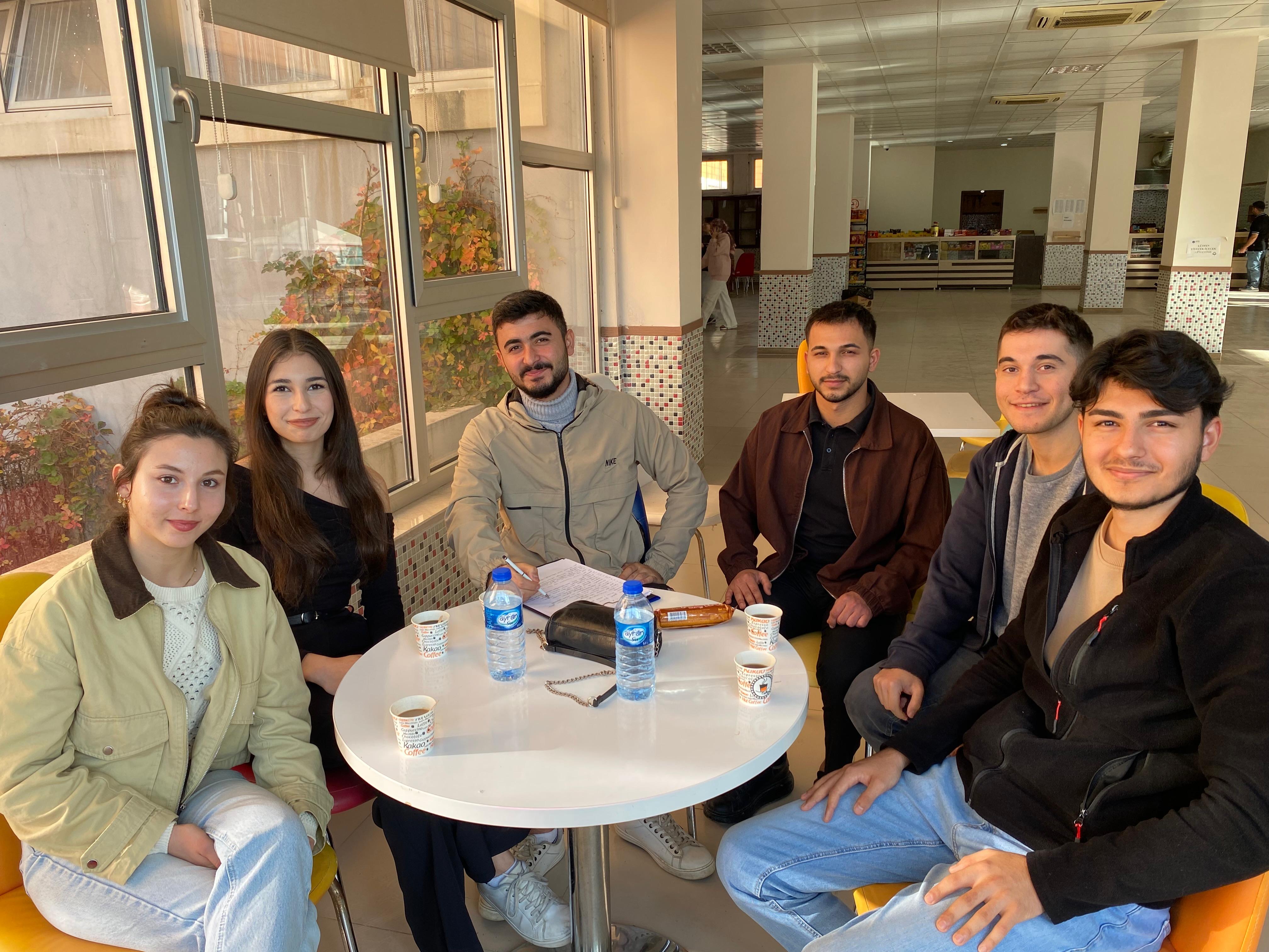 Makine Mühendisliği Öğrencileri Akran Mentör Görüşmelerinde Deneyimlerini Paylaştı.