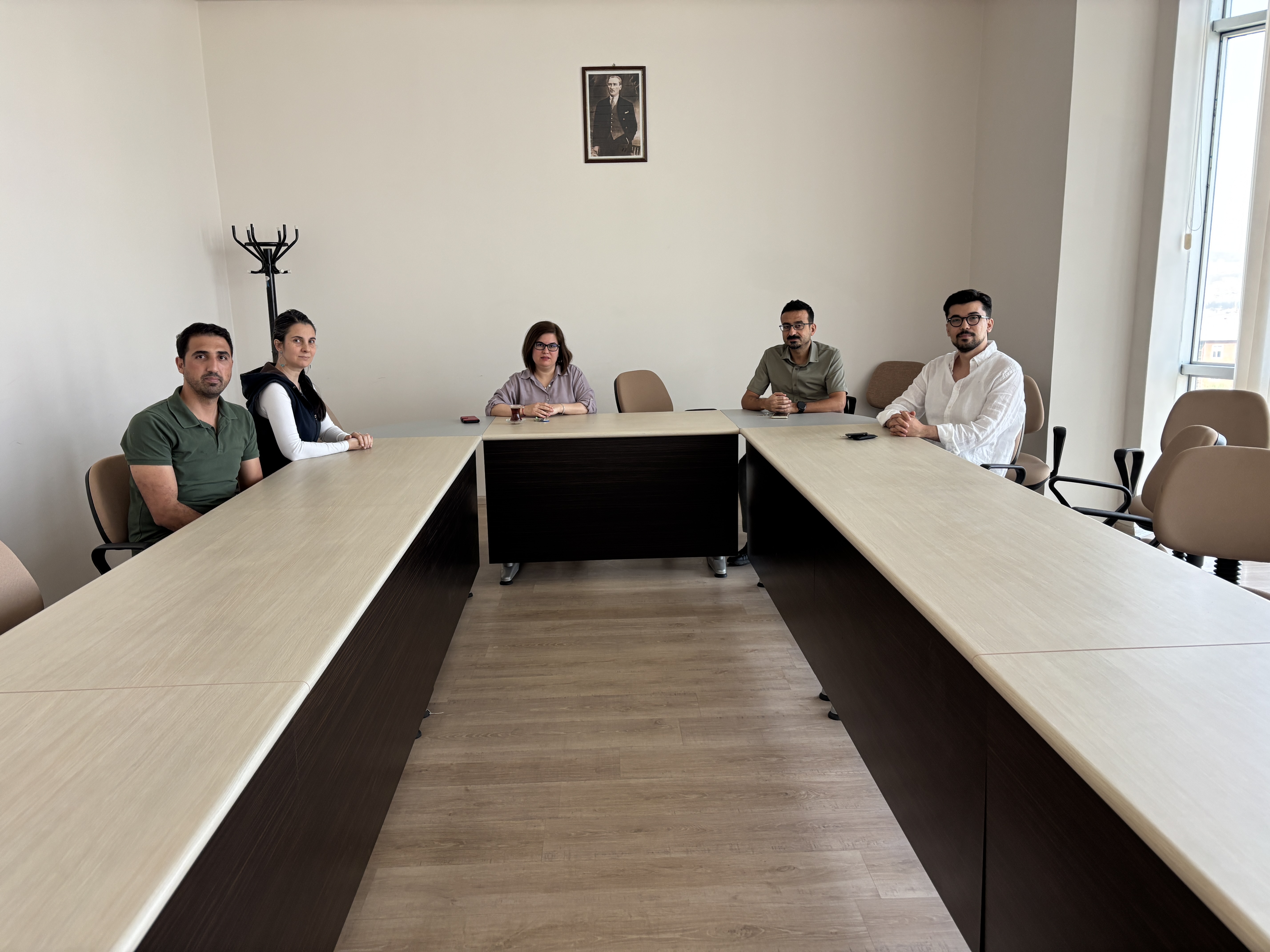 Bölüm Başkanlığı Vize Sınavları Öncesinde Araştırma Görevlileri ile Toplantı Gerçekleştirdi