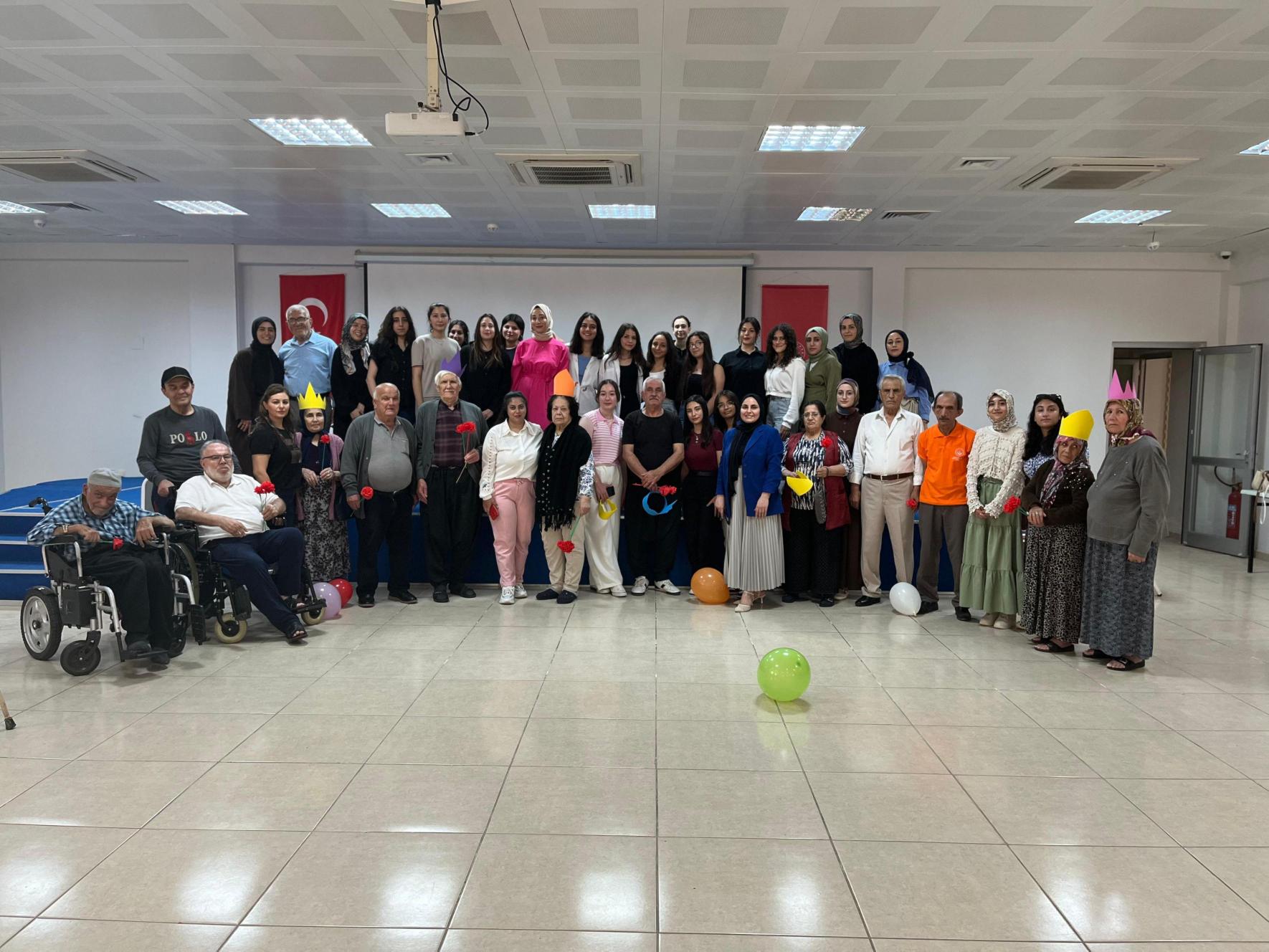 Anneler Gününde Kuşaklar Arası Buluşma