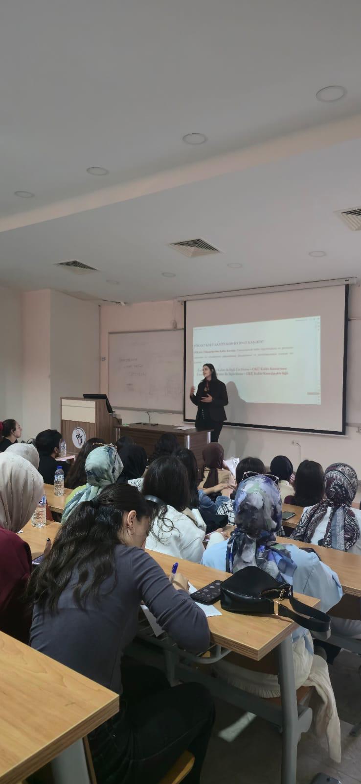 Hemşirelik Öğrencilerine Yönelik Kalite Bilgilendirme Sunumu Gerçekleştirildi